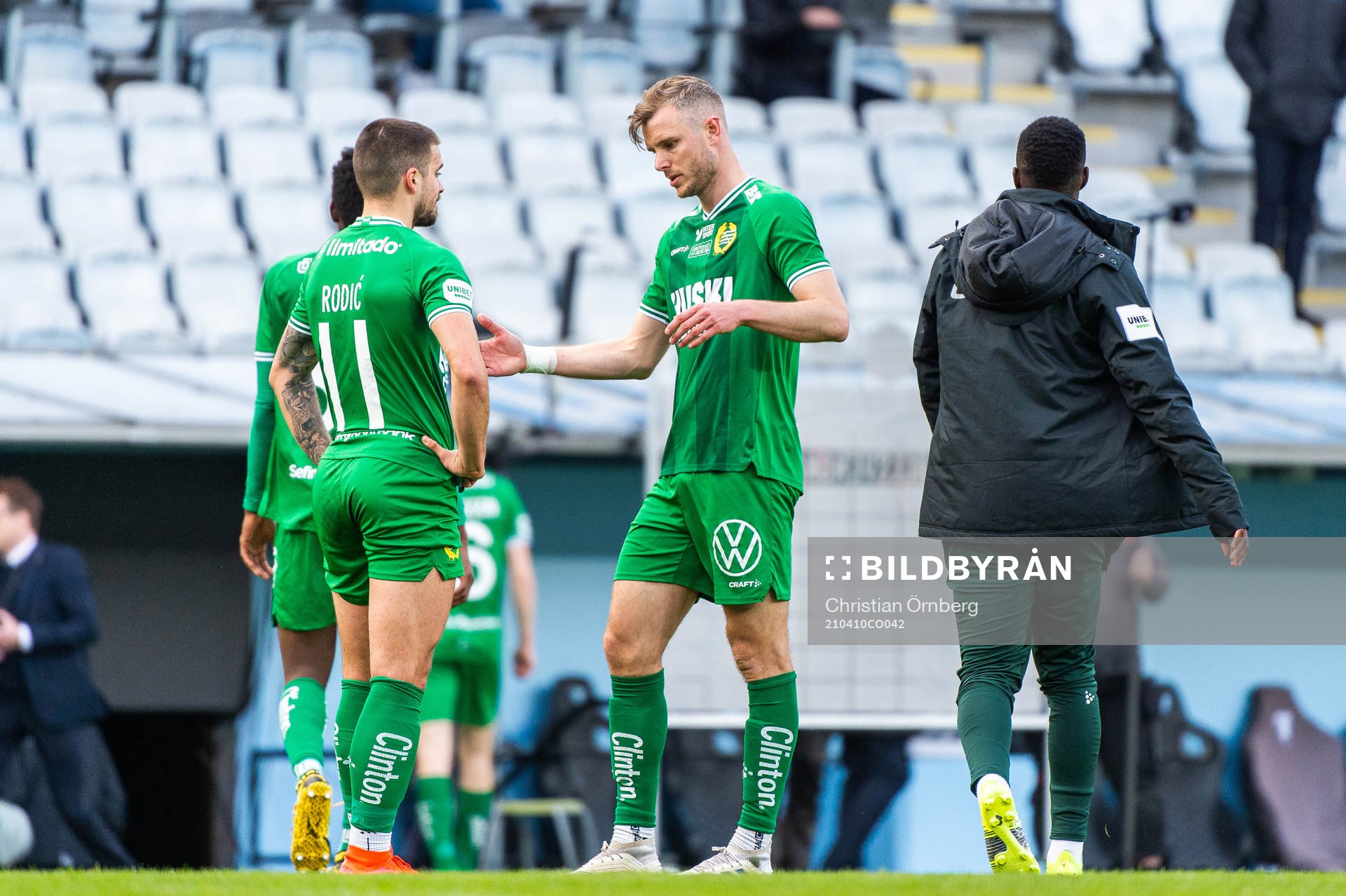 Hammarbys Vladimir Rodic och Richard Magyar deppar