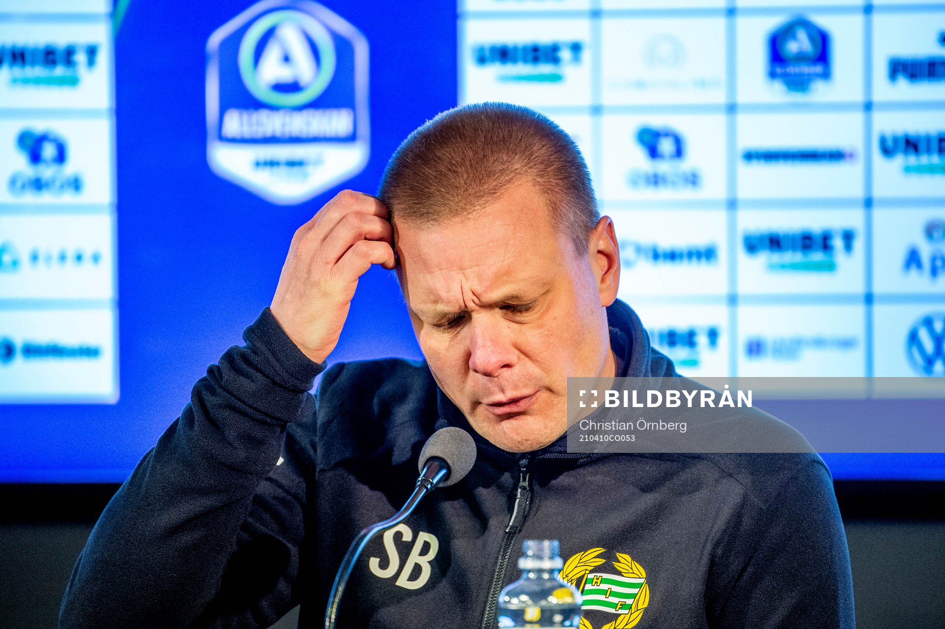 Hammarbys tränare Stefan Billborn deppar på