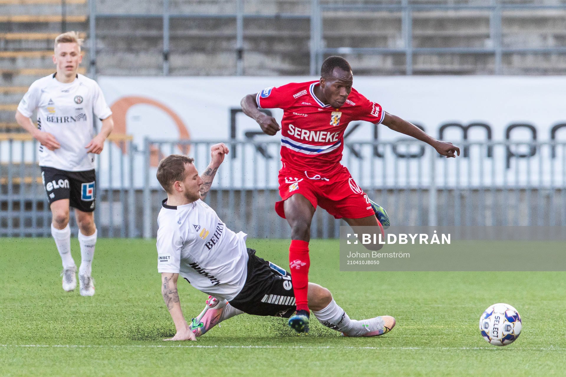 Örebros Andreas Skovgaard och IFK Göteborgs Alhassan Yusuf