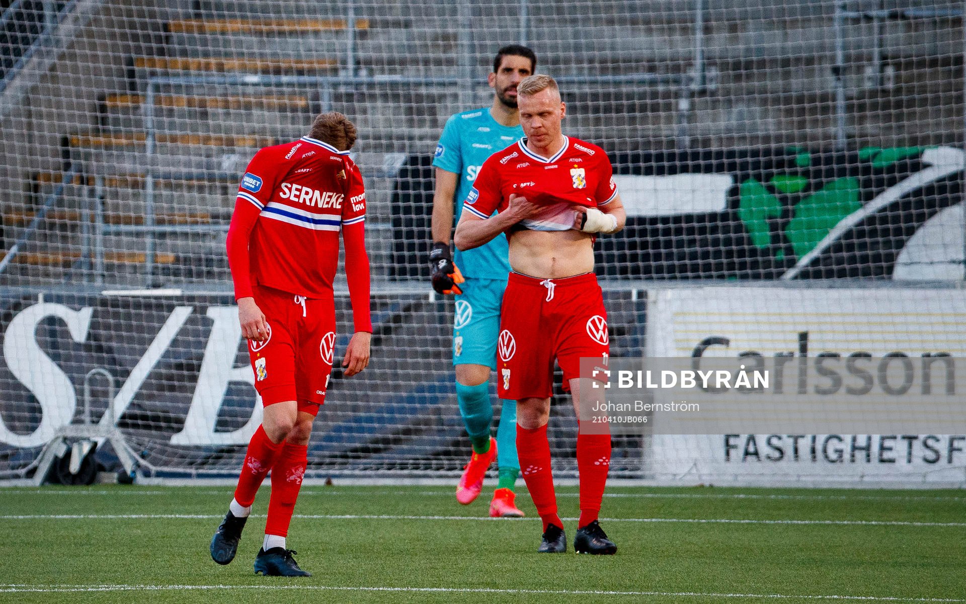 IFK Göteborgs Gustaf Norlin och Kolbeinn Sigthorsson deppar