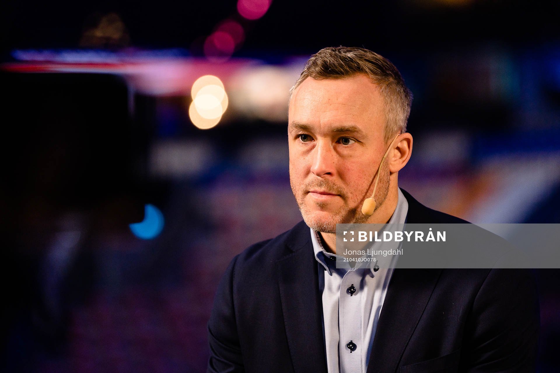 Växjös VD Johan Markusson i TV studio före
