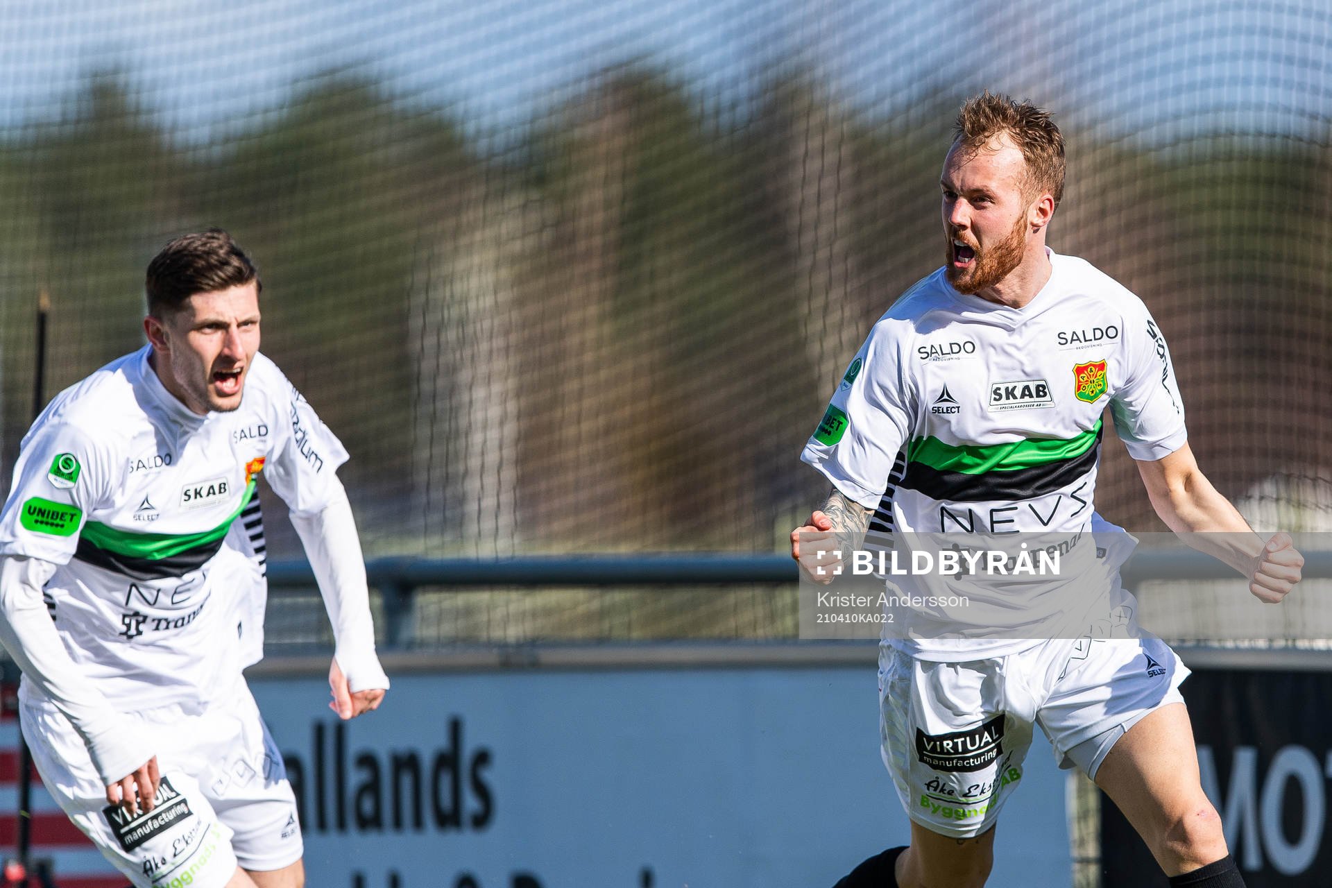 GAIS Daniel Sterner jublar efter att han gjort 0-1 under fotbollsmatchen i Superettan mellan Falkenberg och GAIS den 10 april 2021 i Falkenberg.