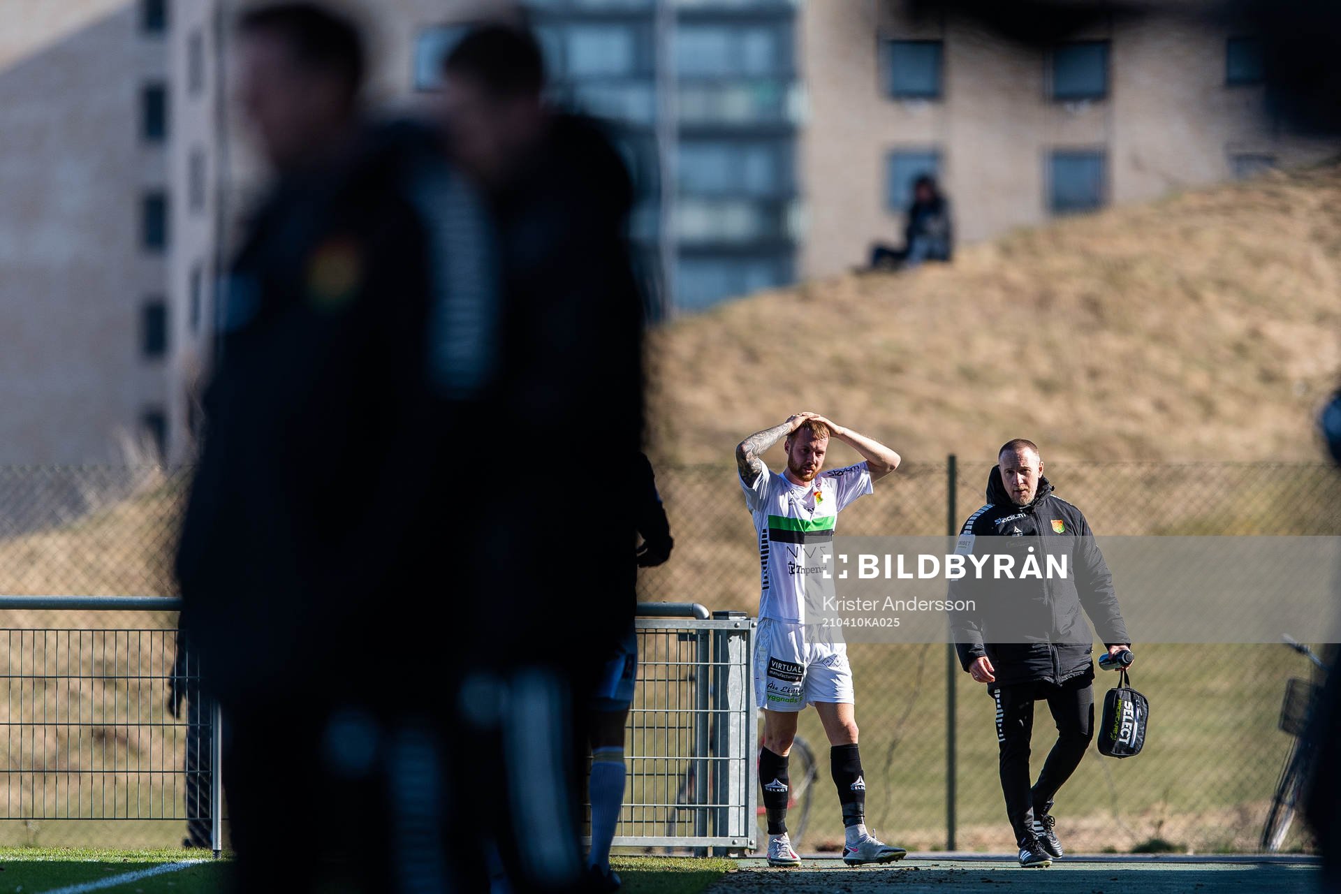 GAIS Daniel Sterner kliver av