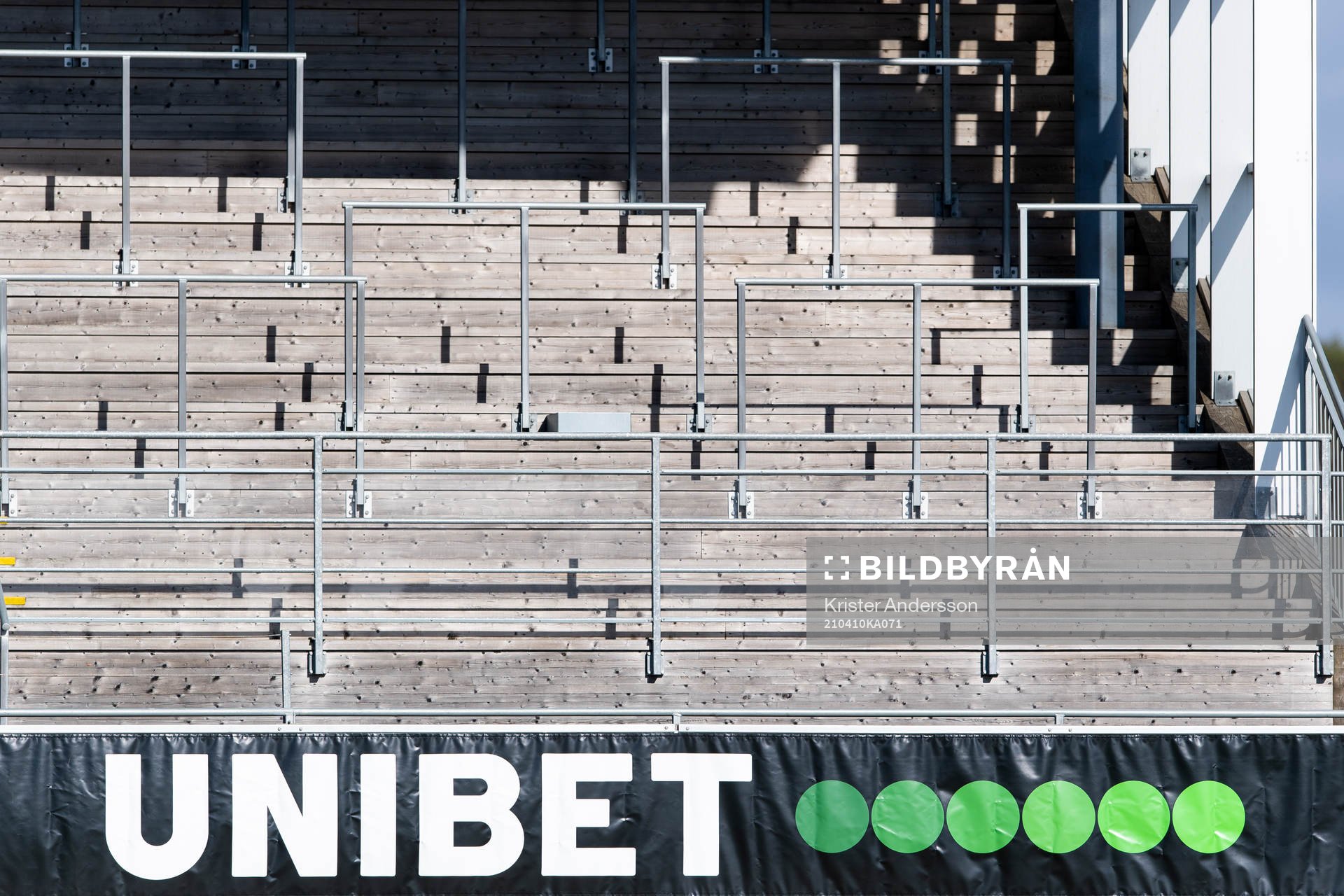 Tom läktare med Unibet banderoll