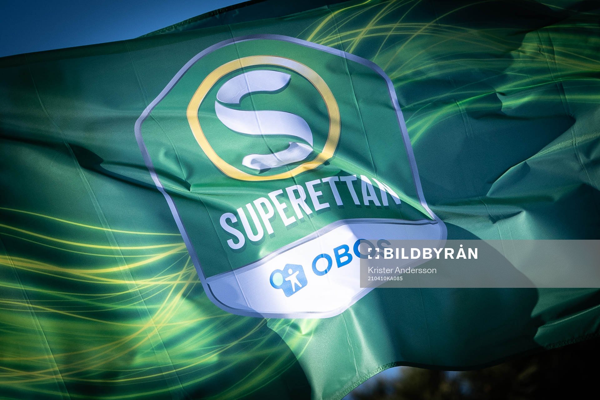 Flagga med superettan