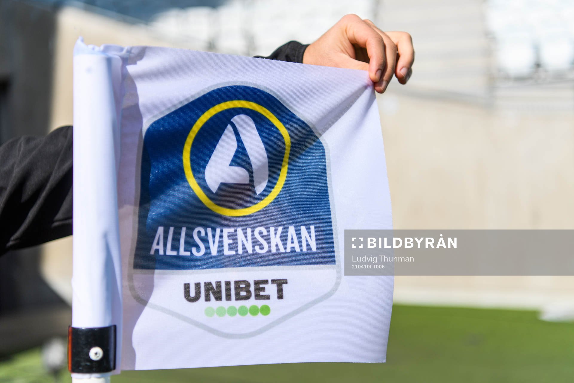 Hörnflagga för Allsvenskan med Unibets logga