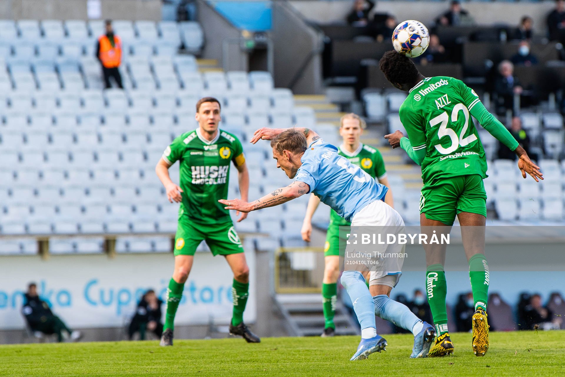 Malmö FFs Sören Rieks faller