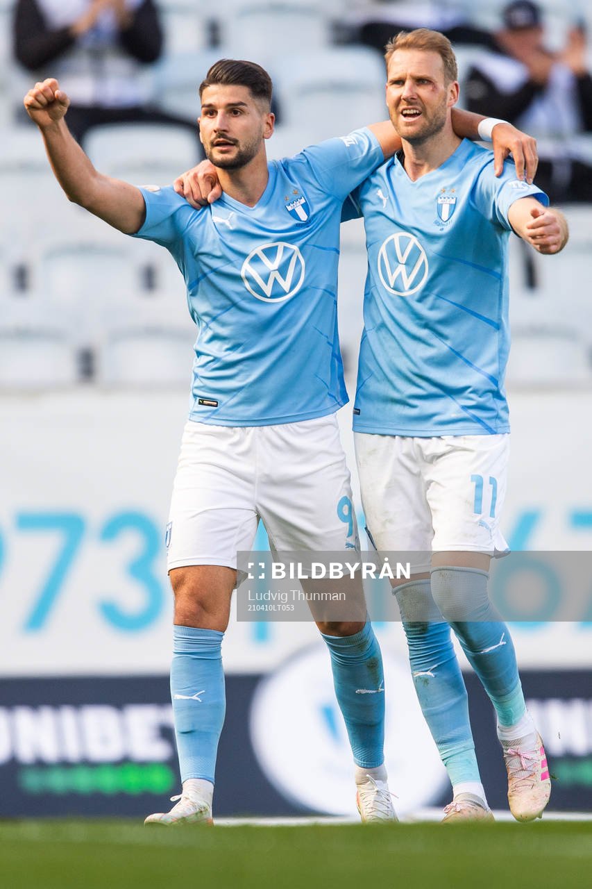 Malmö FFsAntonio Colak och Ola Toivonen jublar