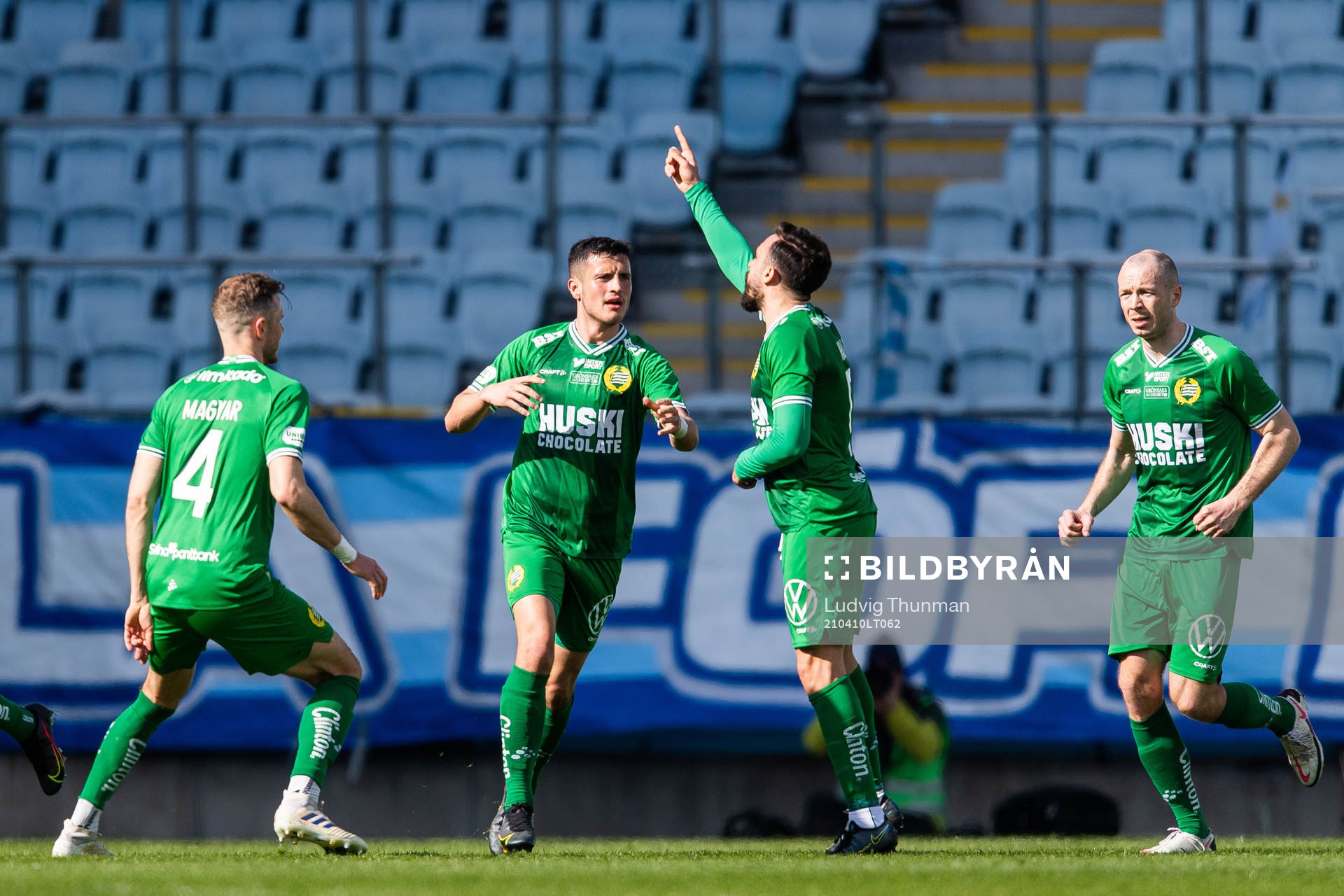 Hammarbys Jeppe Andersen jublar med Abdul Khalili som gjort