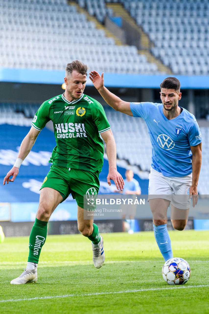Hammarbys Richard Magyar och Malmö FFs Antonio Colak