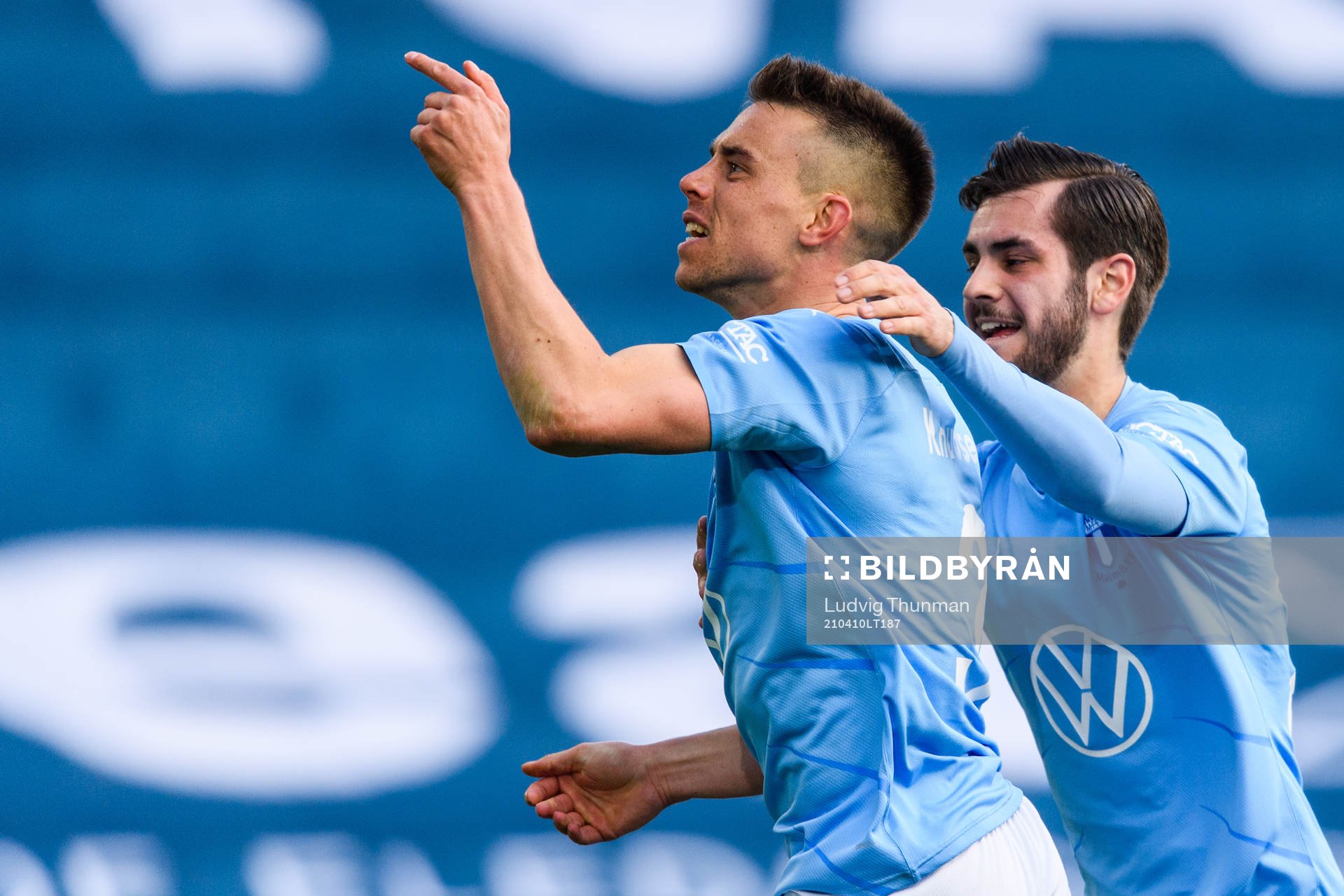 Malmö FFs Jonas Knudsen jublar med Adi Nalic