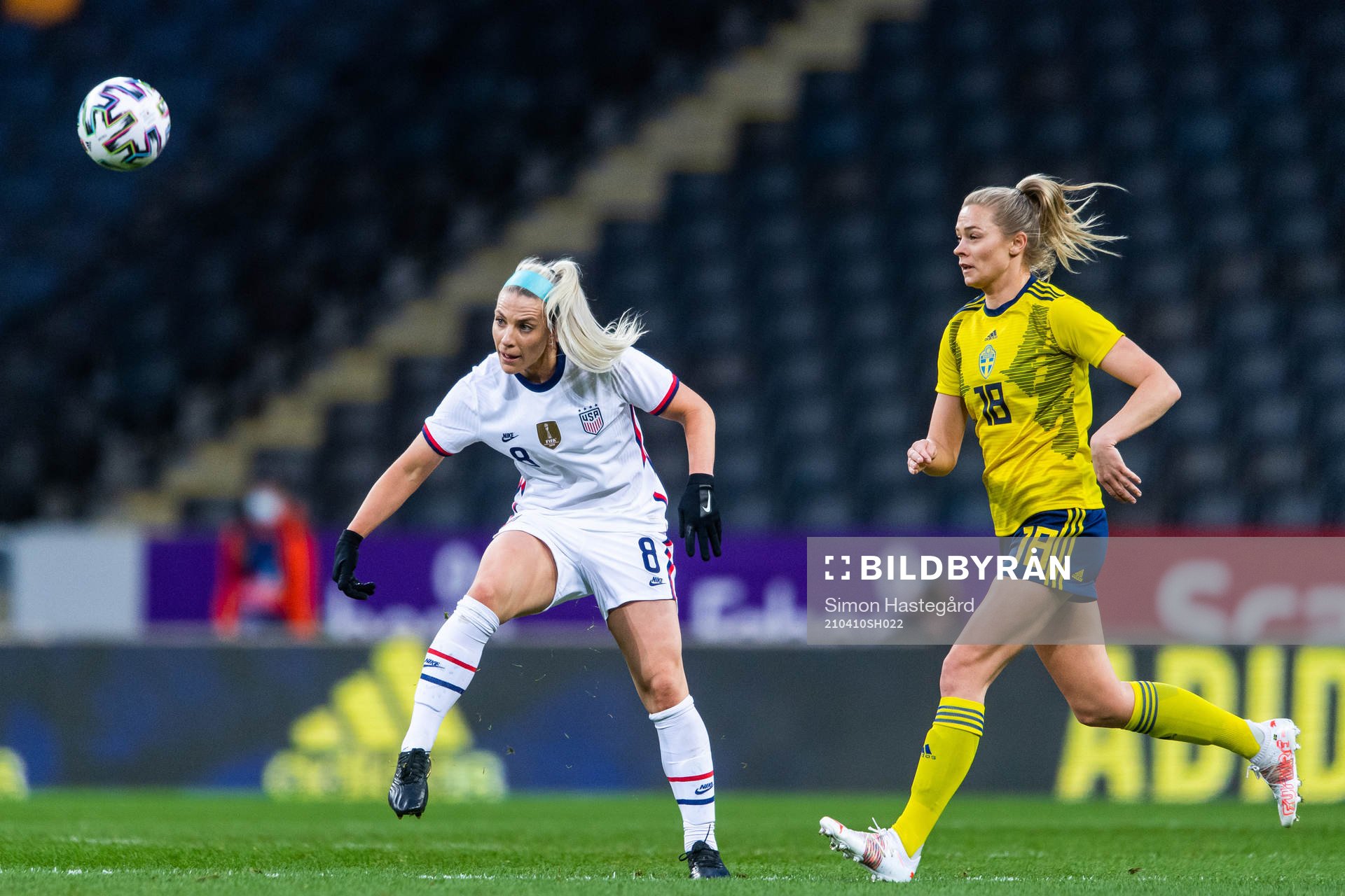 Julie Ertz of USA and Fridolina Rolfö of Sweden