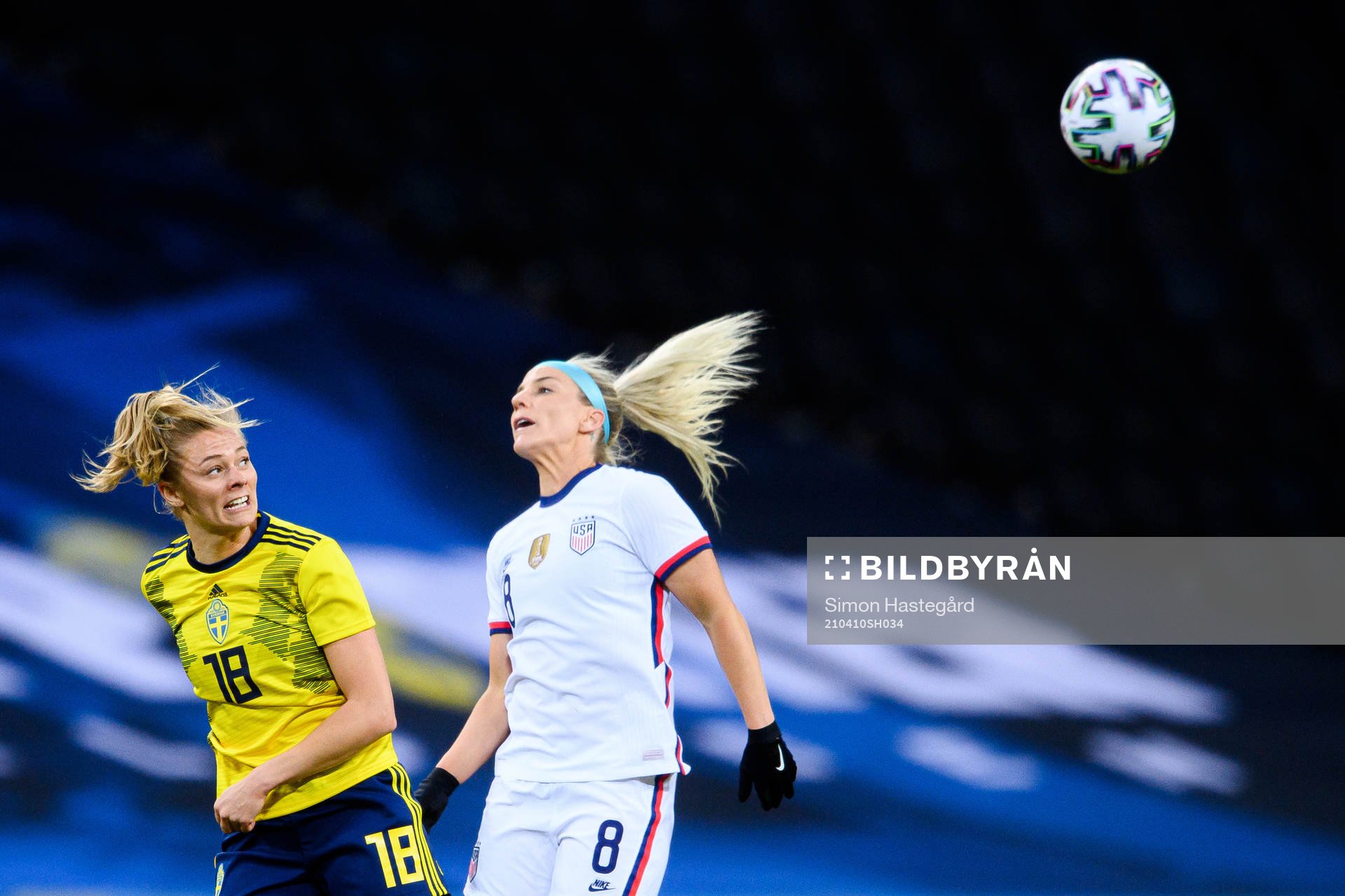 Fridolina Rolfö of Sweden and Julie Ertz of USA