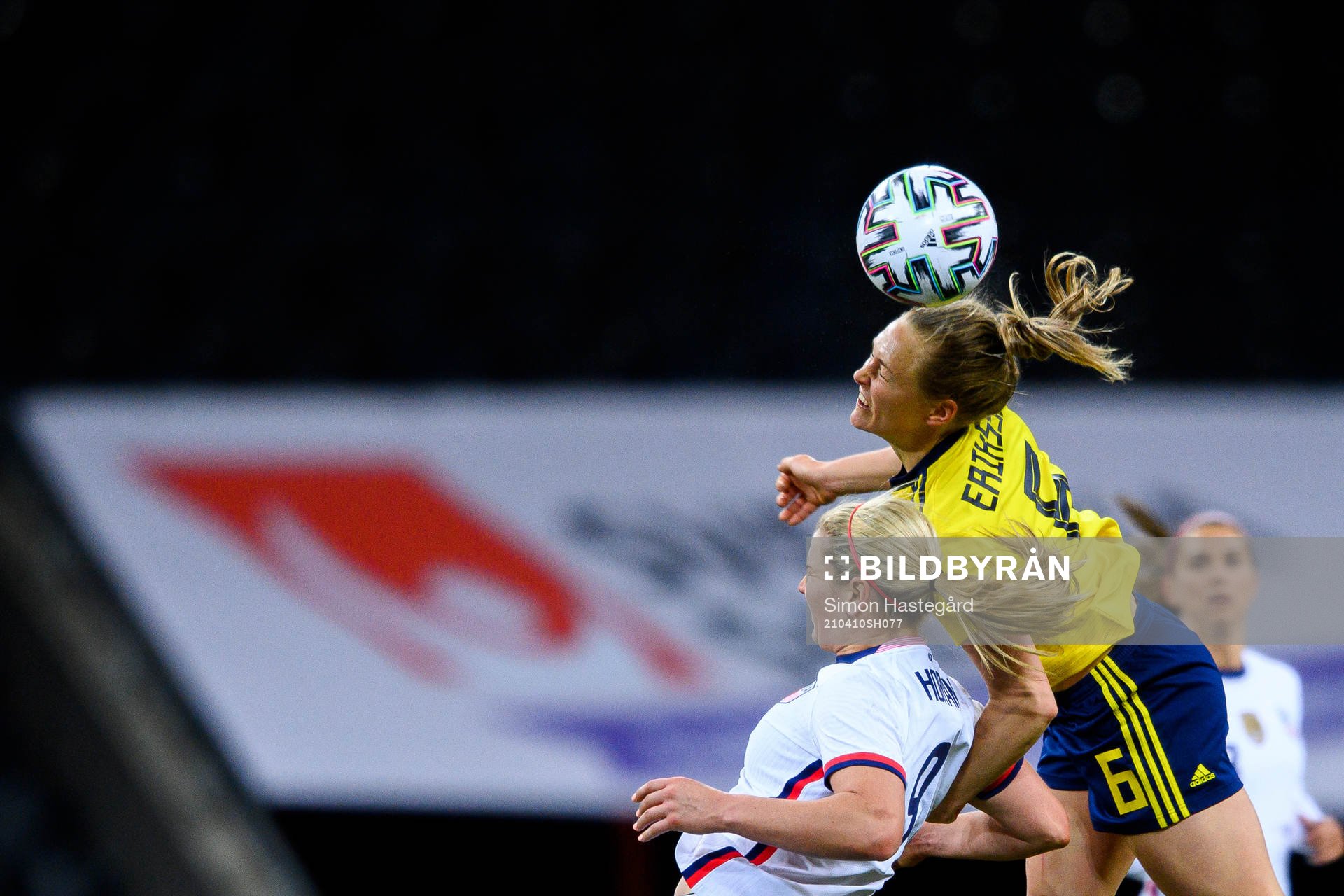 Julie Ertz of USA and Magdalena Eriksson of Sweden