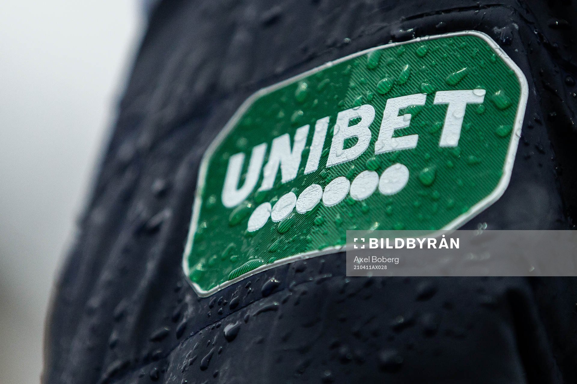 Unibet logotyp på en jacka