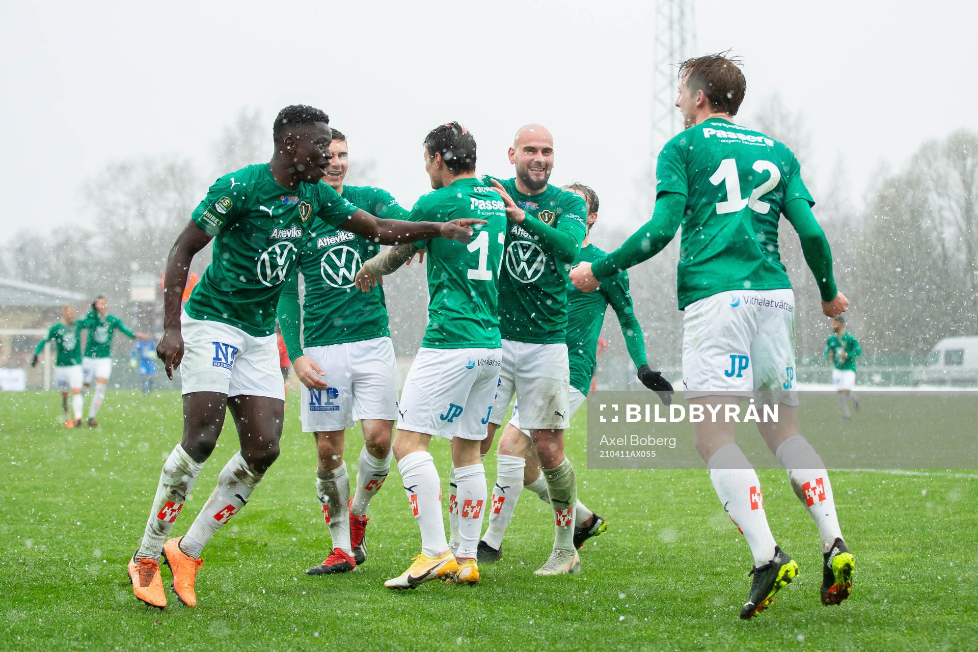 Spelare ur Jönköpings Södra jublar