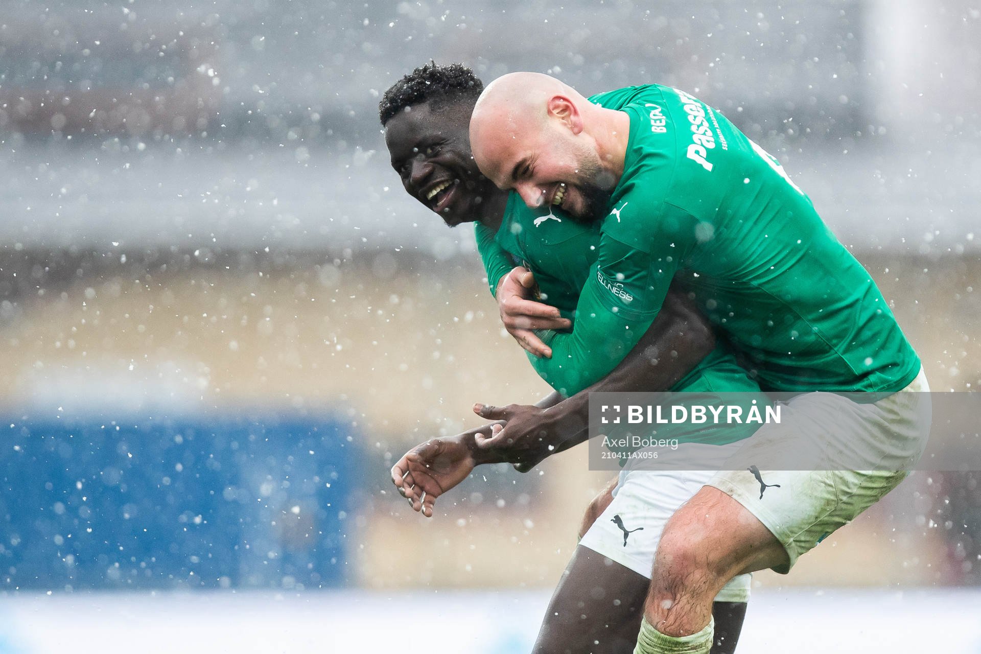 Jönköpings Eric Johana Omondi  och Perparim Beqaj jublar