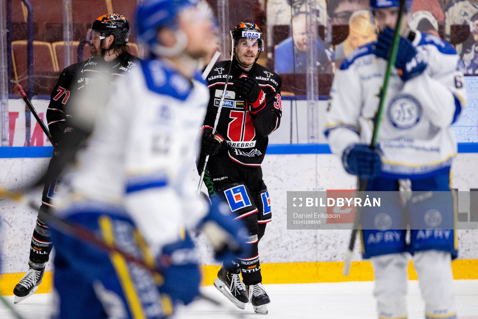Örebros Emil Larsson jublar