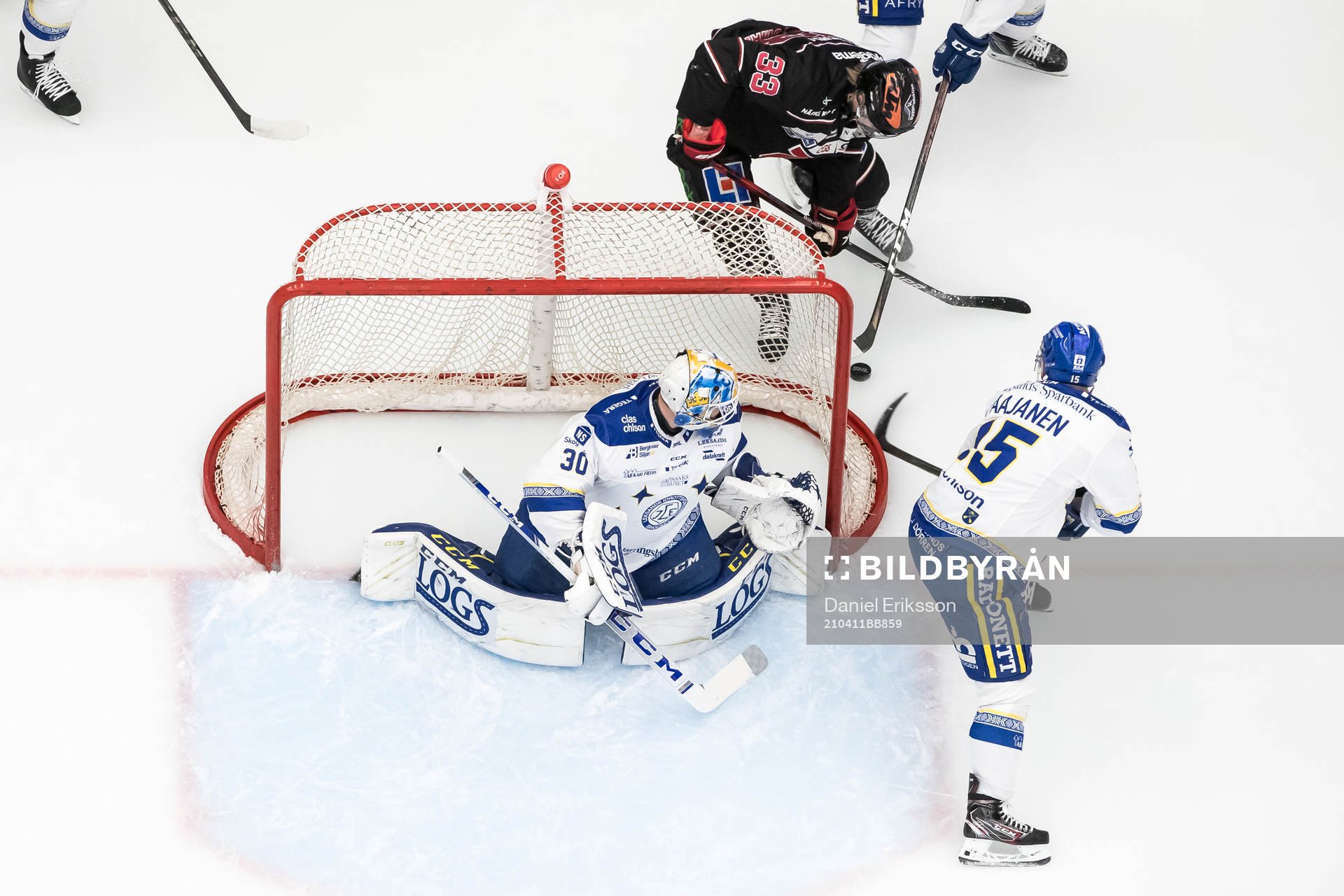 Örebros Christopher Mastomäki bakom Leksands målvakt