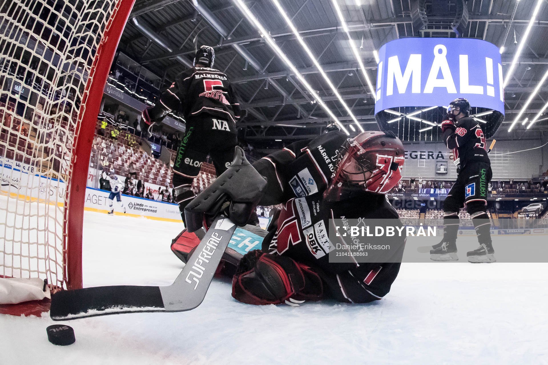 Leksands Carter Ashton gör 1-1 bakom Örebros målvakt