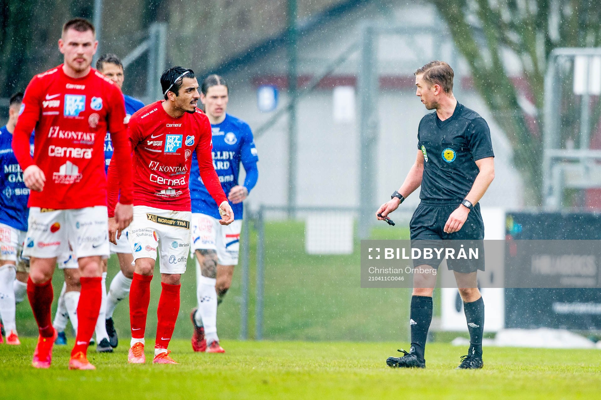 Norrbys Abbas Mohamad är irriterad på domare Fredrik
