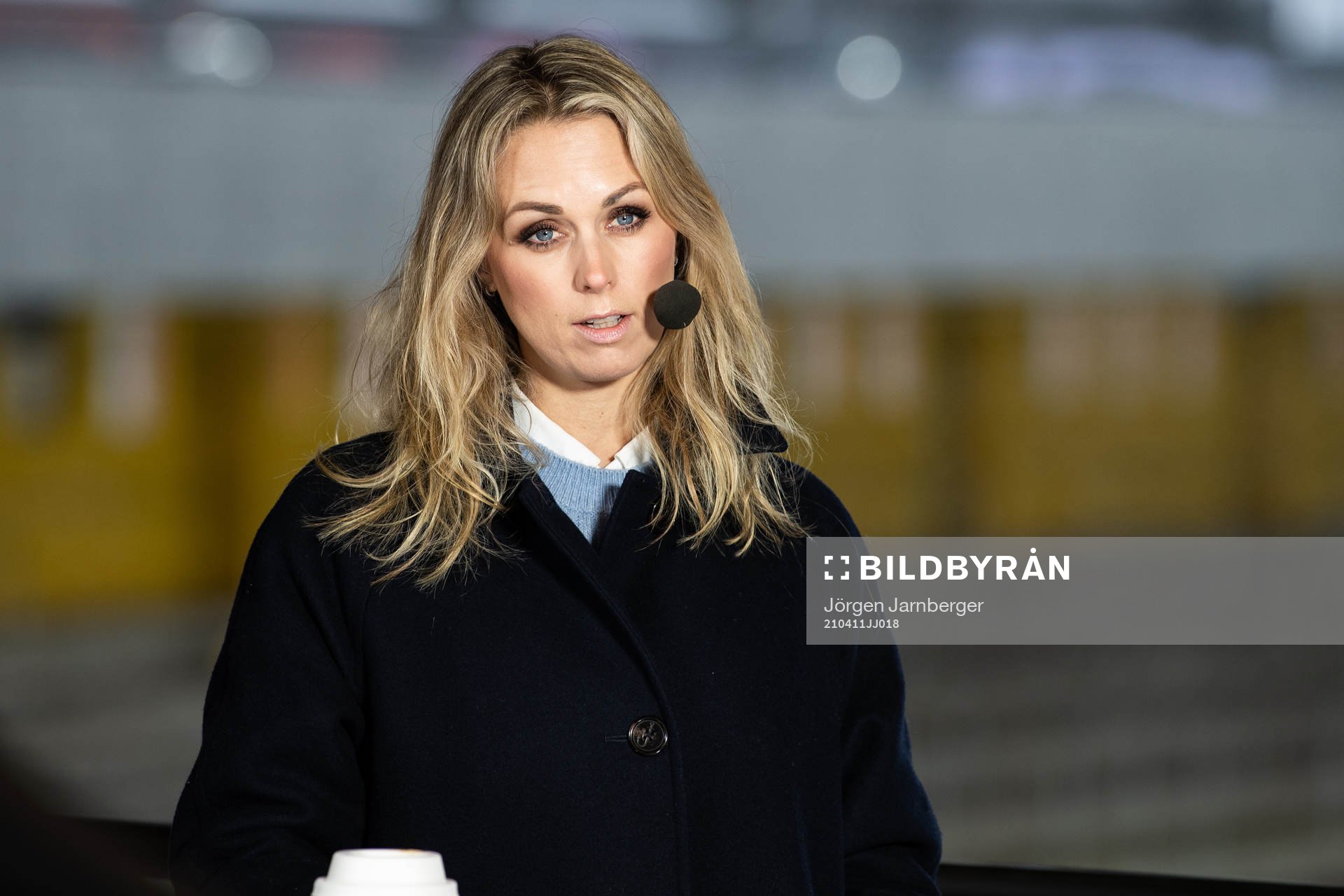 Karin Frick i Discovery+ studion under fotbollsmatchen i Allsvenskan mellan Elfsborg och Djurgården den 11 april 2021 i Borås. 