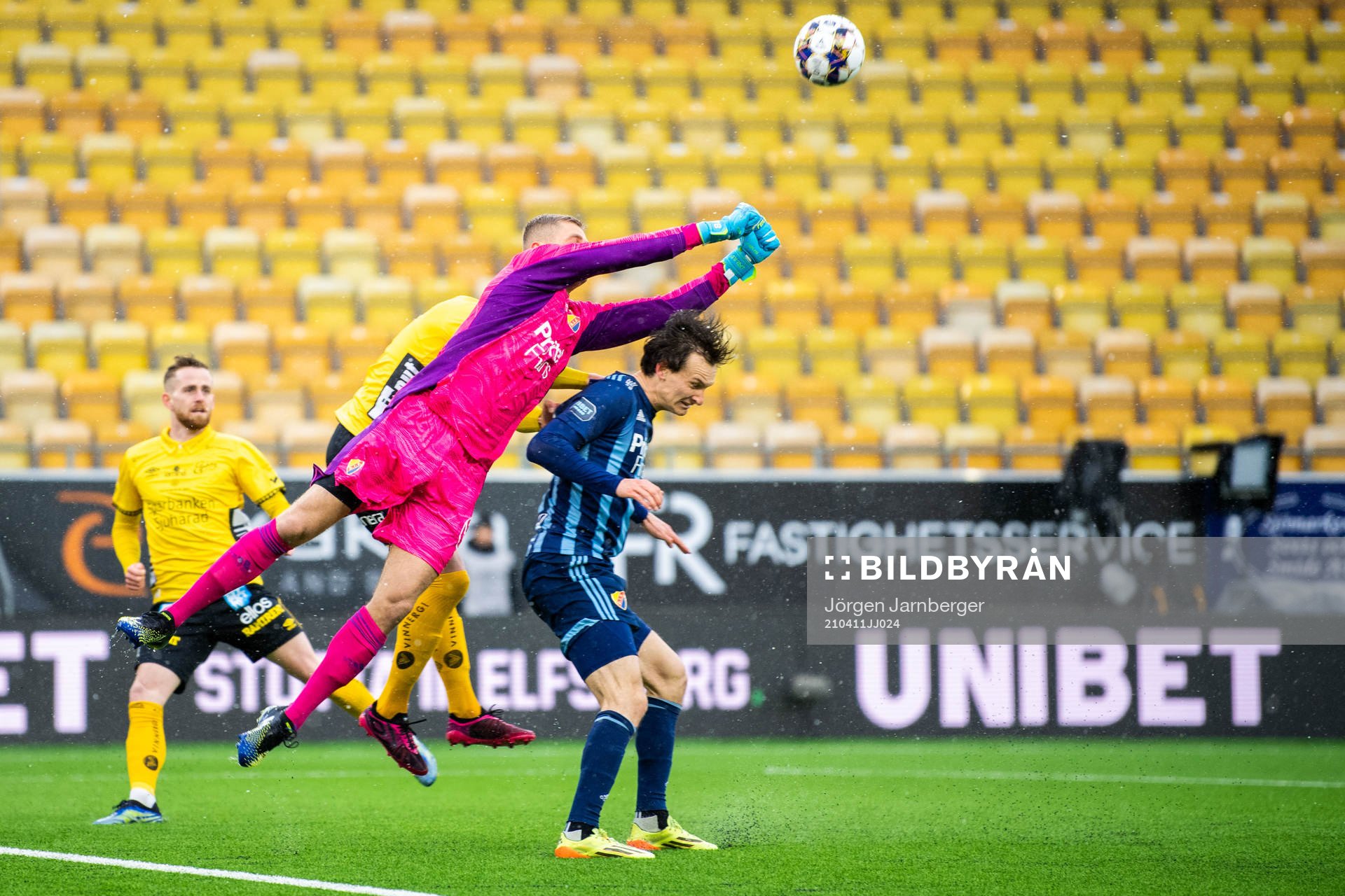 Djurgårdens Hjalmar Ekdal och målvakt Aleksandr Vasyutin