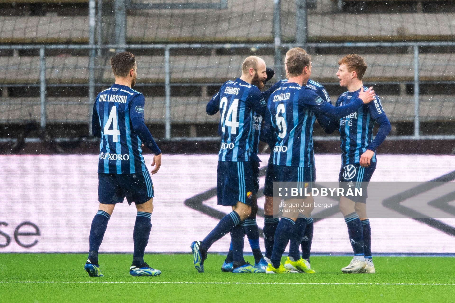 Djurgårdens Aslak Witry jublar med lagkamrater