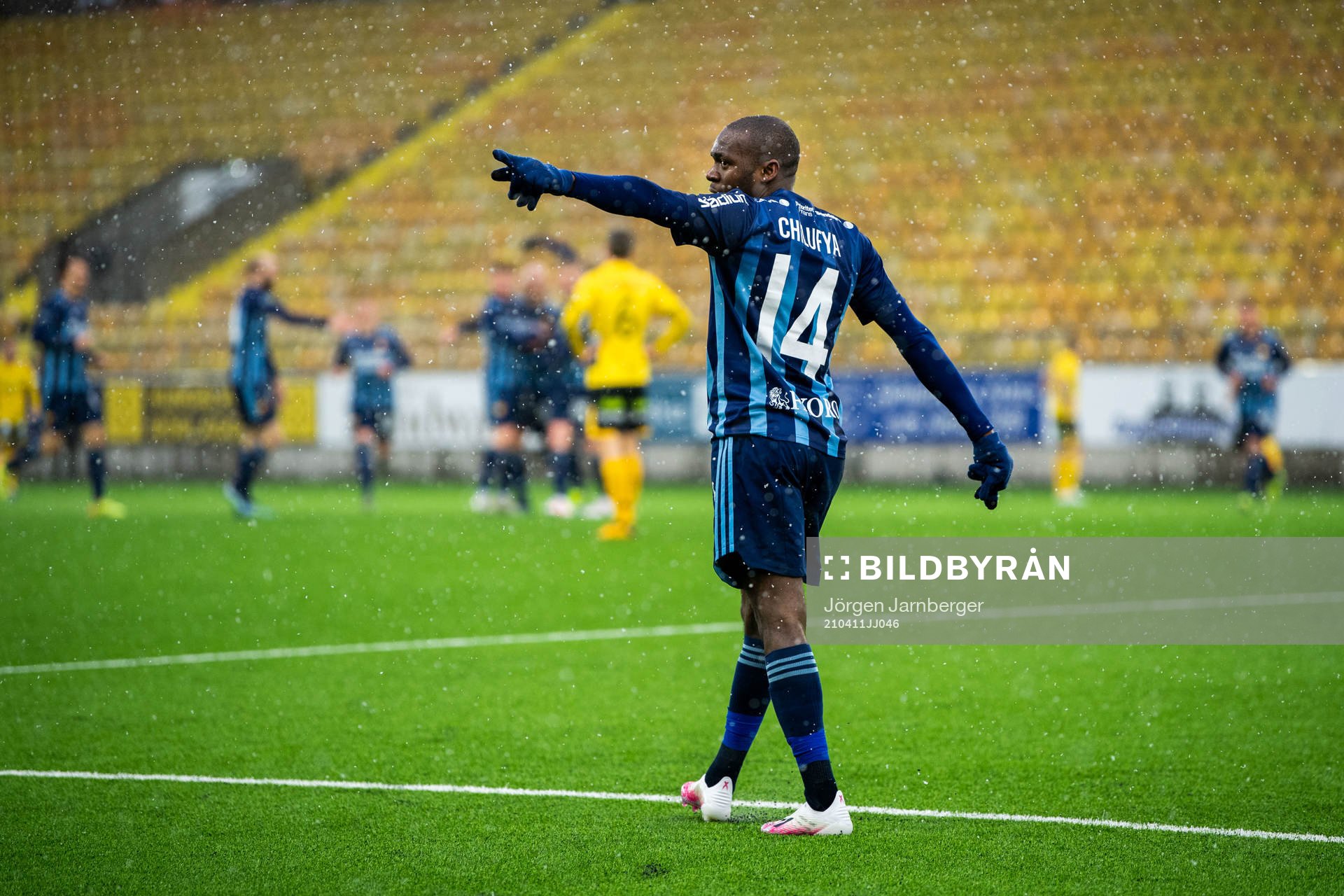 Djurgårdens Edward Chilufya jublar