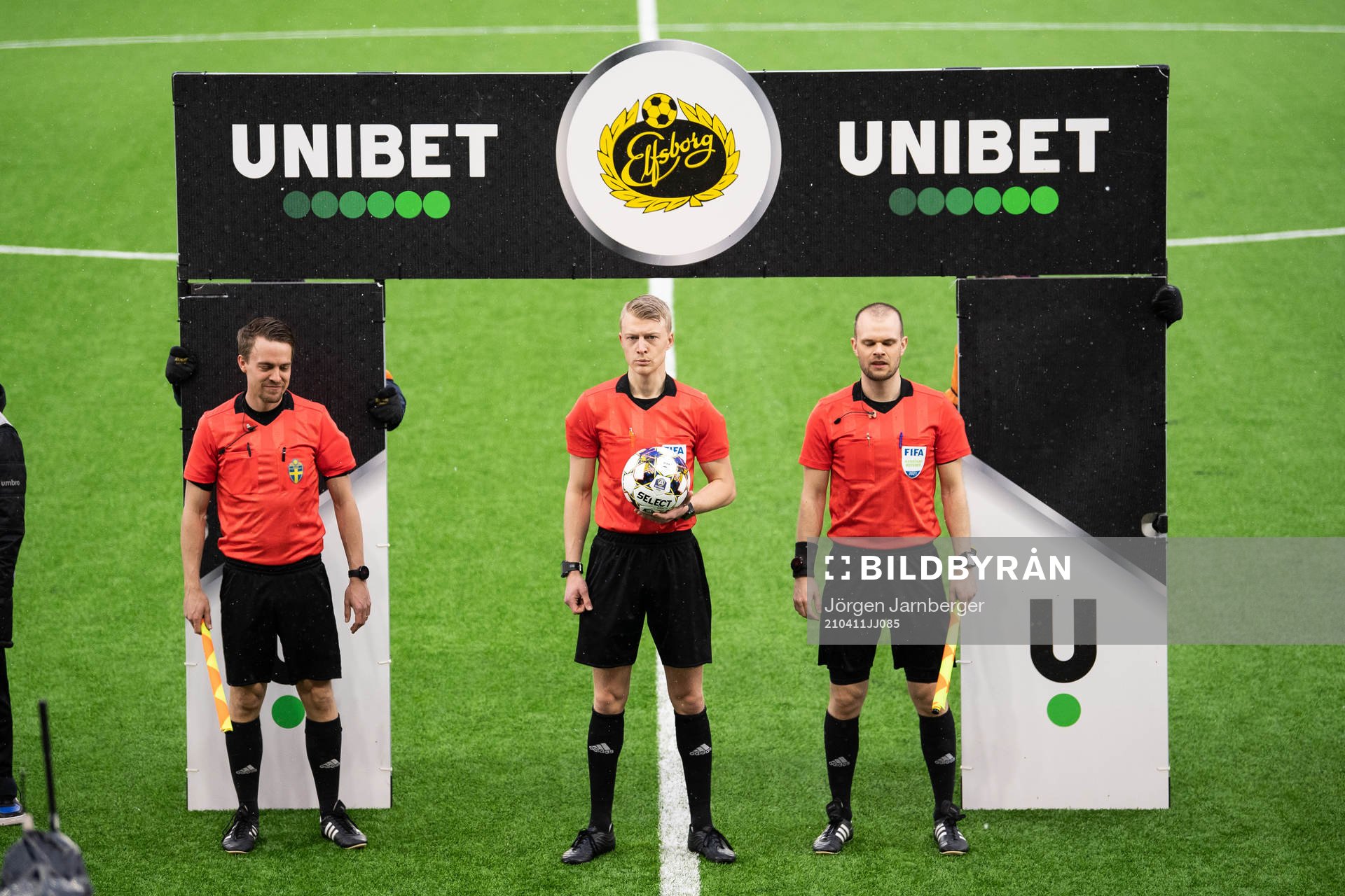 Domarteamet framför Unibetportalen
