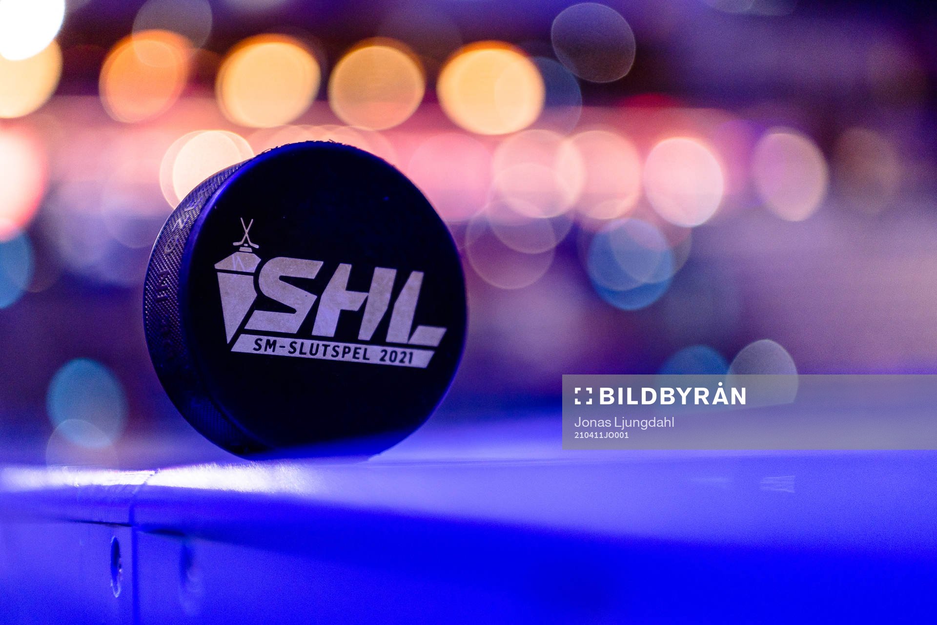 Matchpuck före ishockeymatchen i Kvartsfinal två i SHL