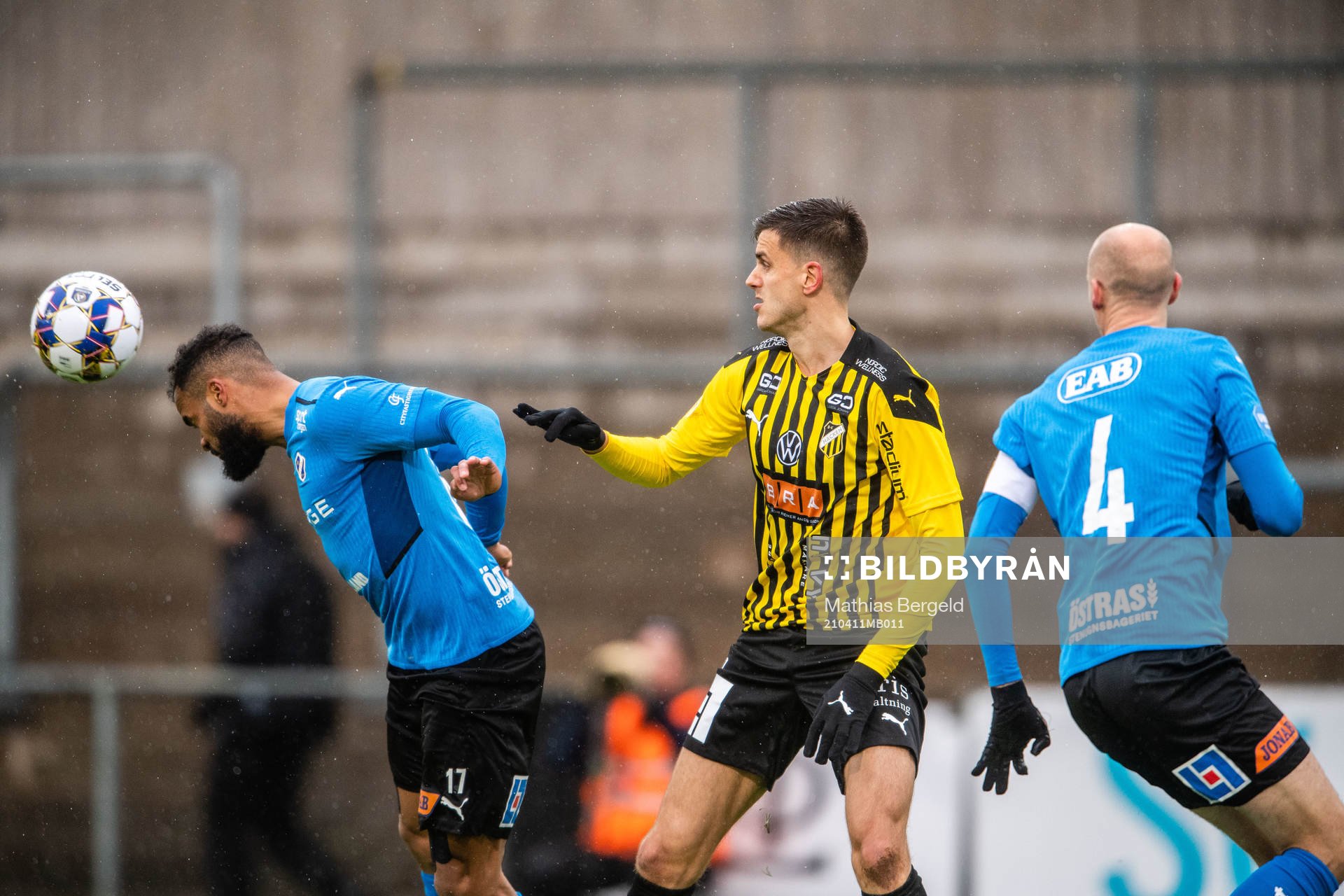 Halmstads Phil Ofosu-Ayeh och Andreas Johansson