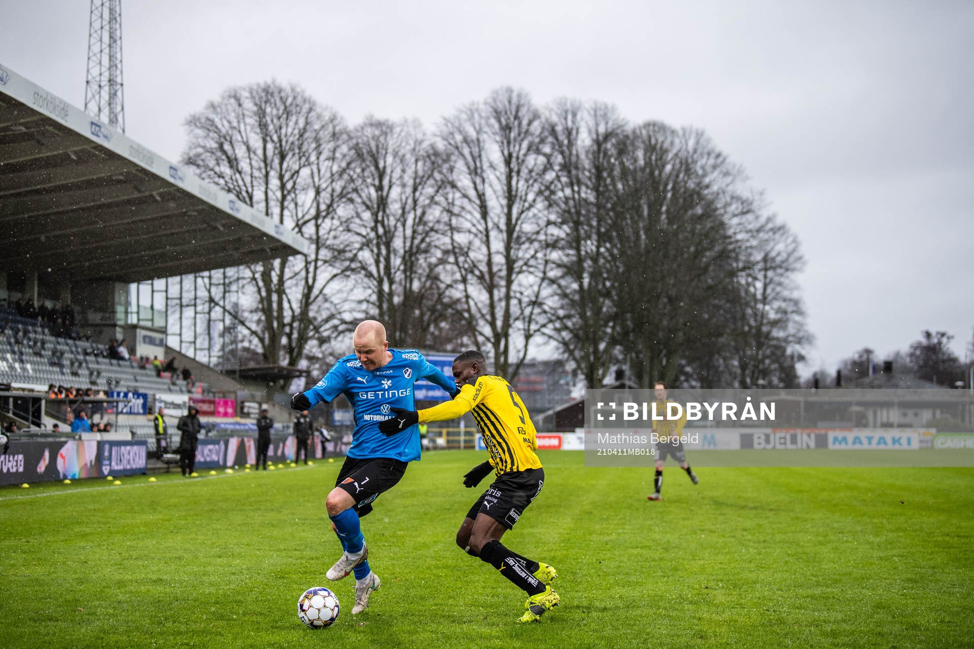 Halmstads Simon Lundevall och Häckens Godswill Ekpolo