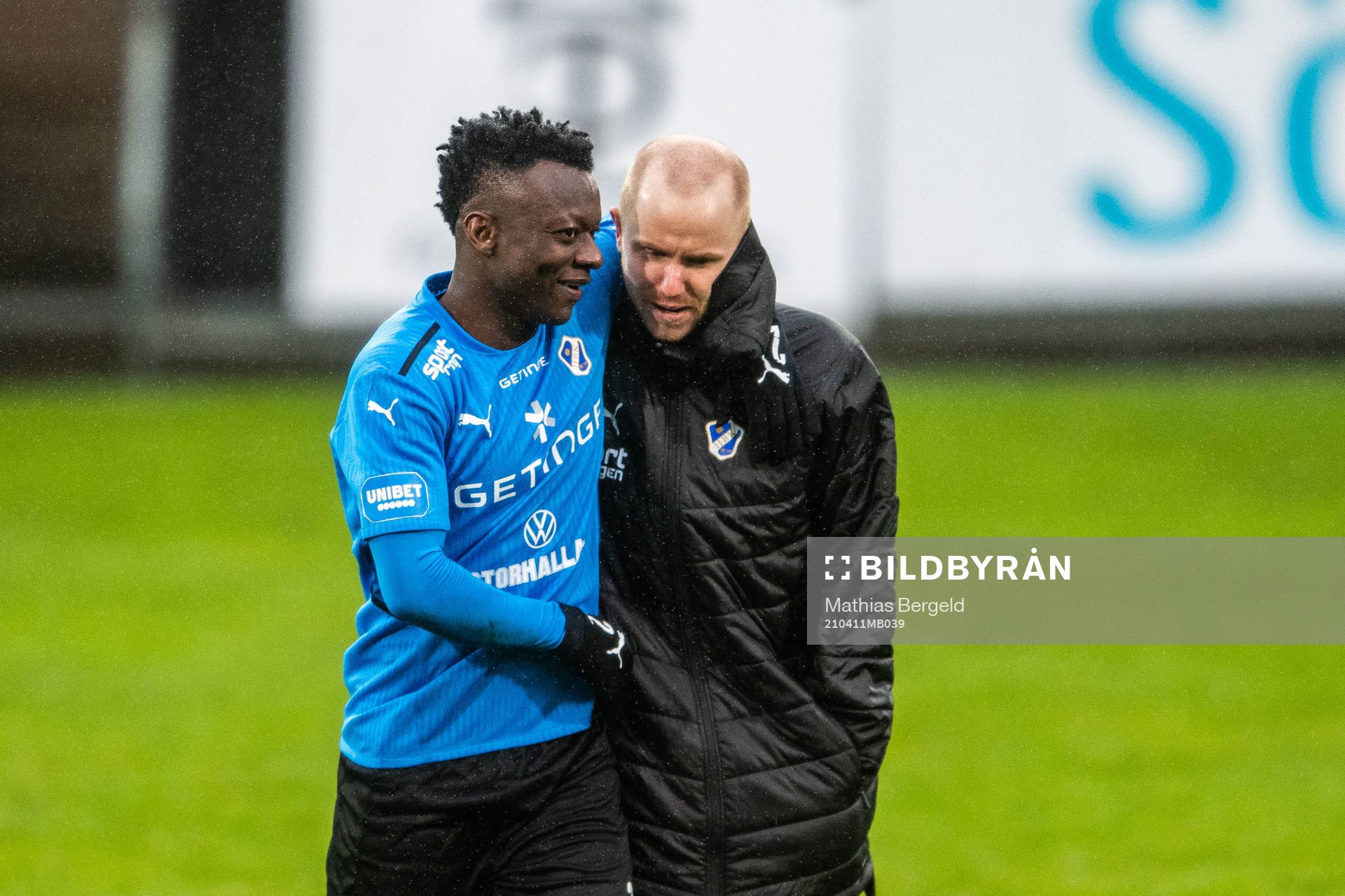 Halmstads Thomas Boakye och Simon Lundevall jublar