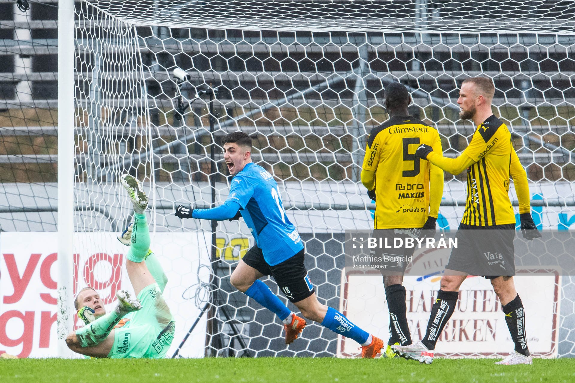 Halmstads Emil Tot Wikström jublar
