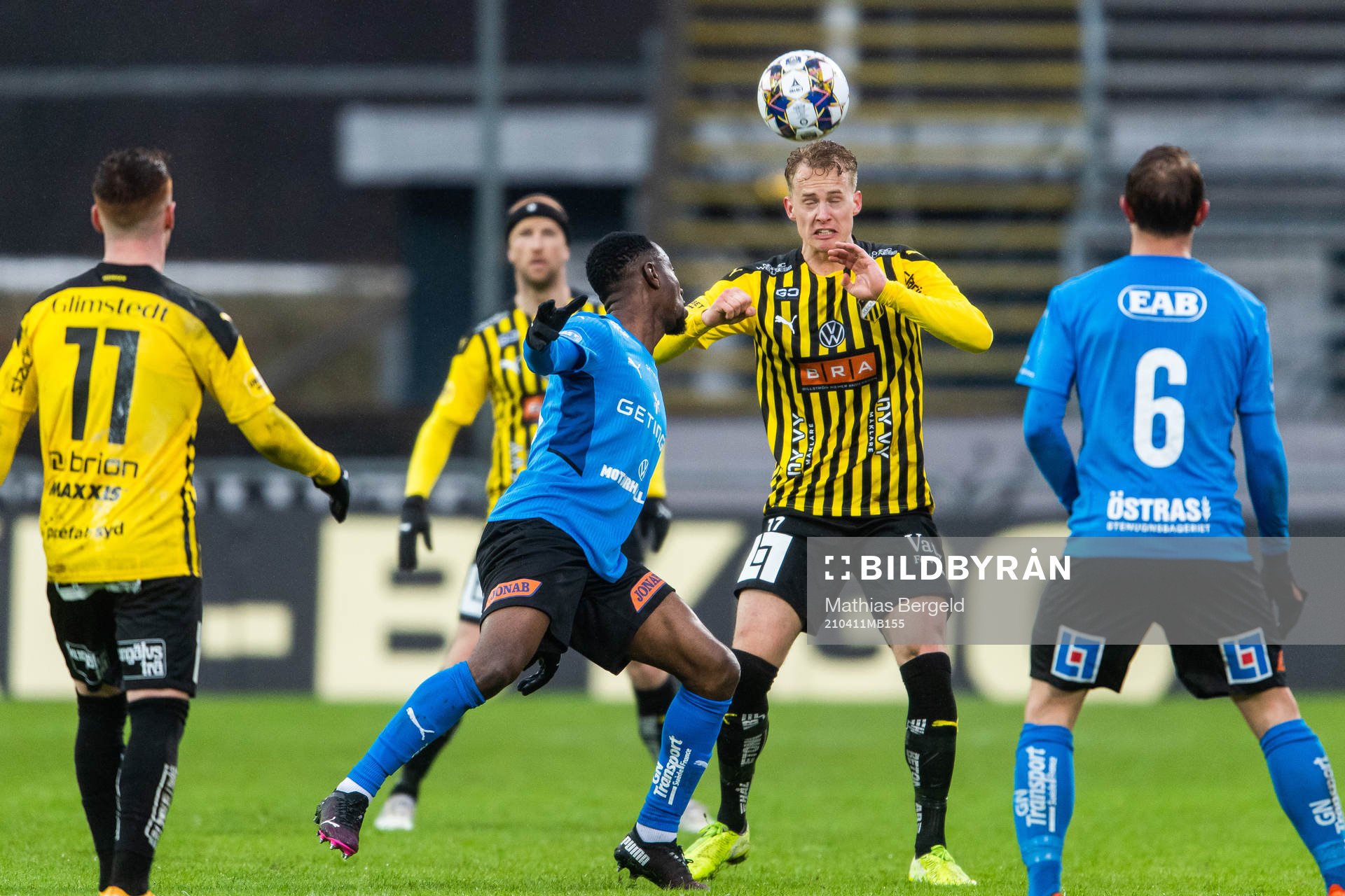 Halmstads Sadat Karim och Häckens Gustav Berggren