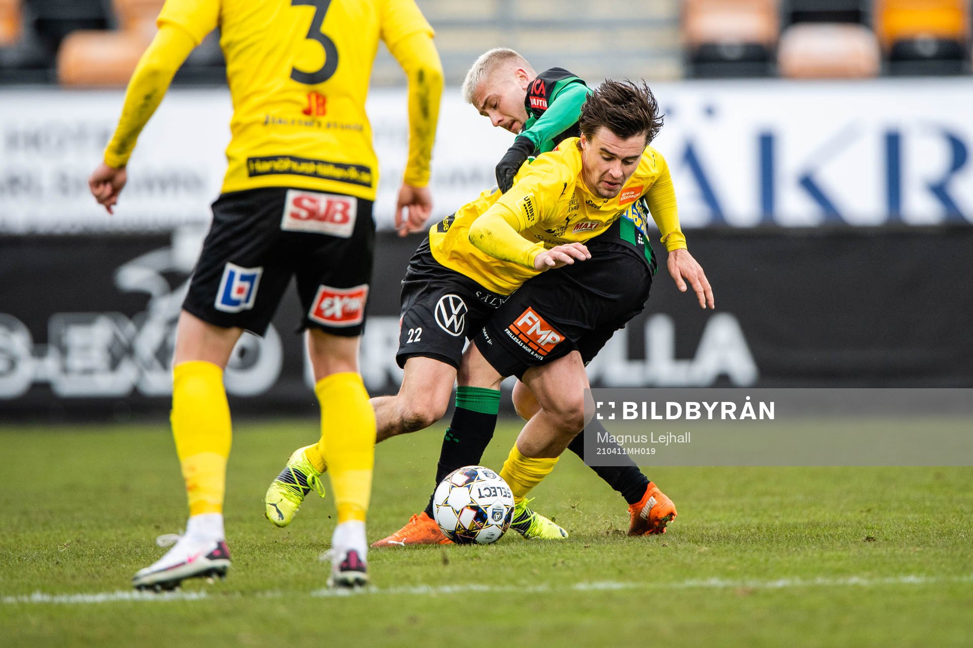 Mjällbys Jesper Gustavsson och Varbergs Albin Mörfelt