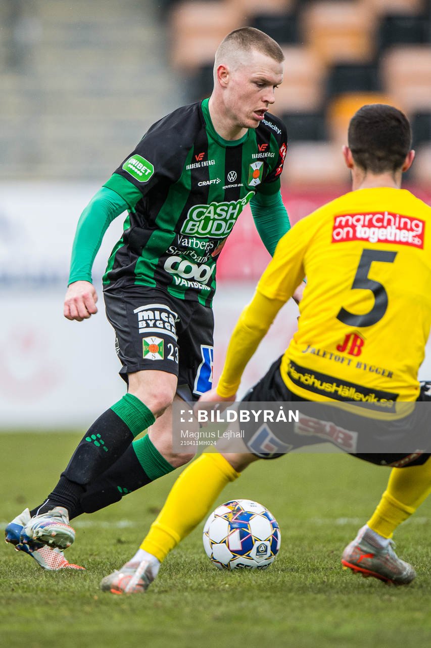 Varbergs Anton Liljenbäck   och Mjällbys Kadir Hodzic