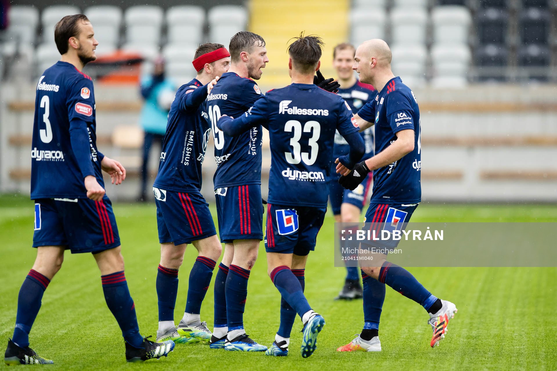 Östers Nicolas Mortensen jublar med lagkamrater