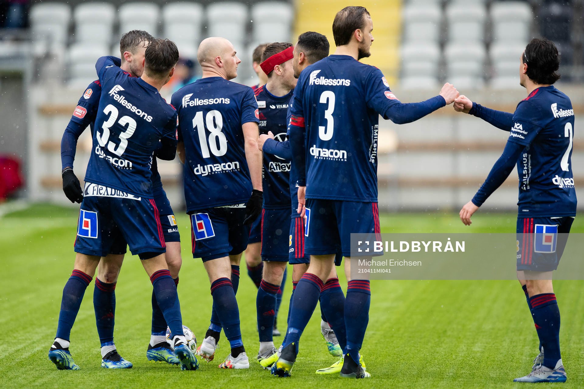 Östers Nicolas Mortensen jublar med lagkamrater
