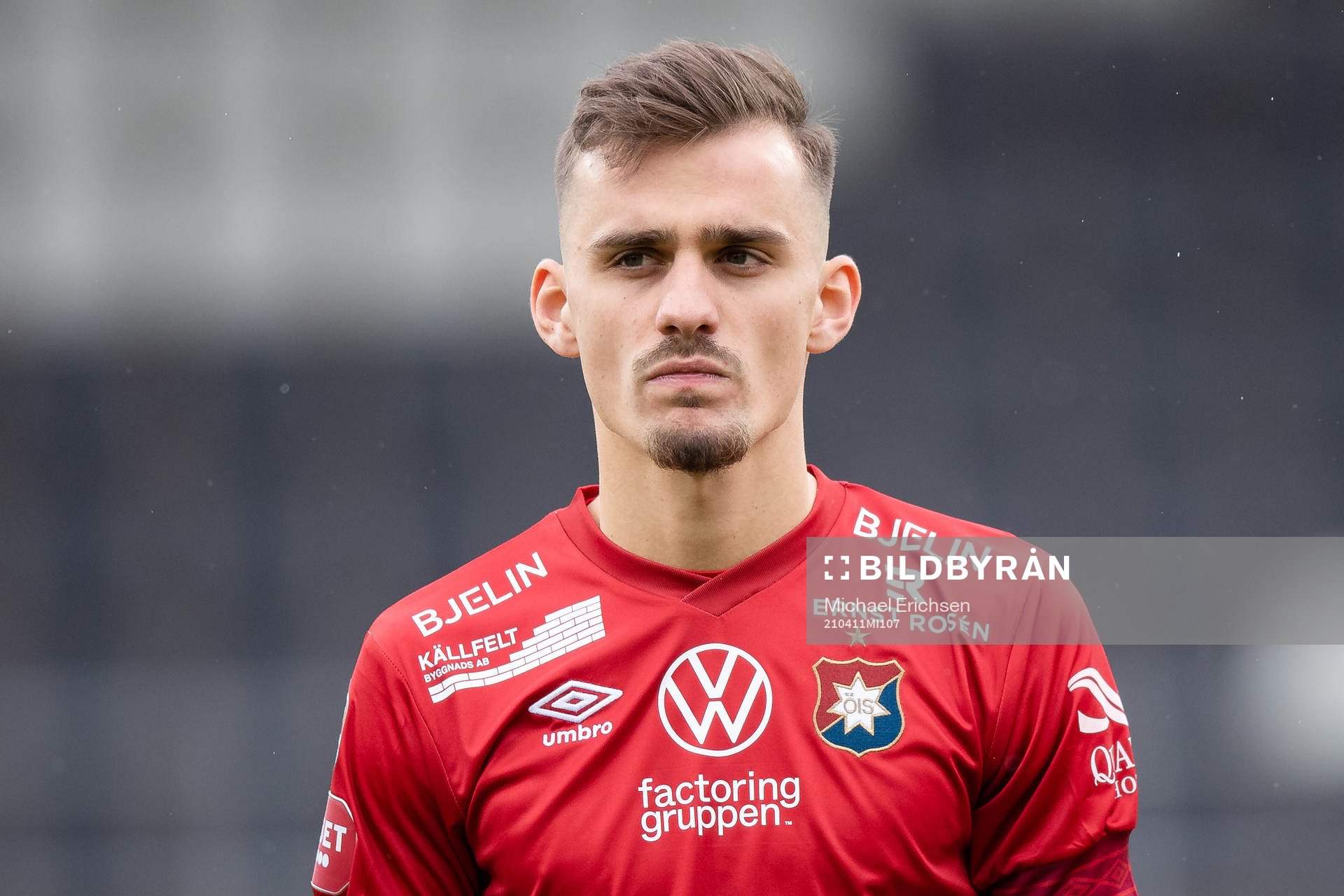 Örgrytes Ajdin Zeljkovic på line up innan fotbollsmatchen