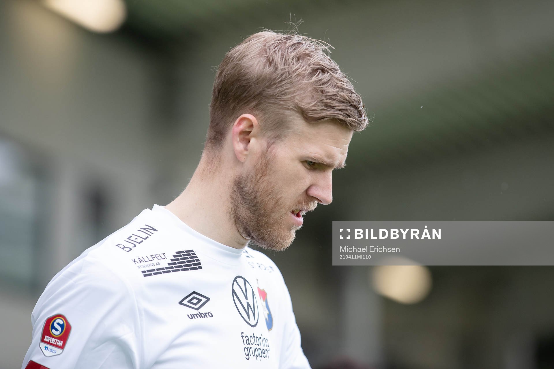 Örgrytes målvakt Fredrik Andersson innan fotbollsmatchen