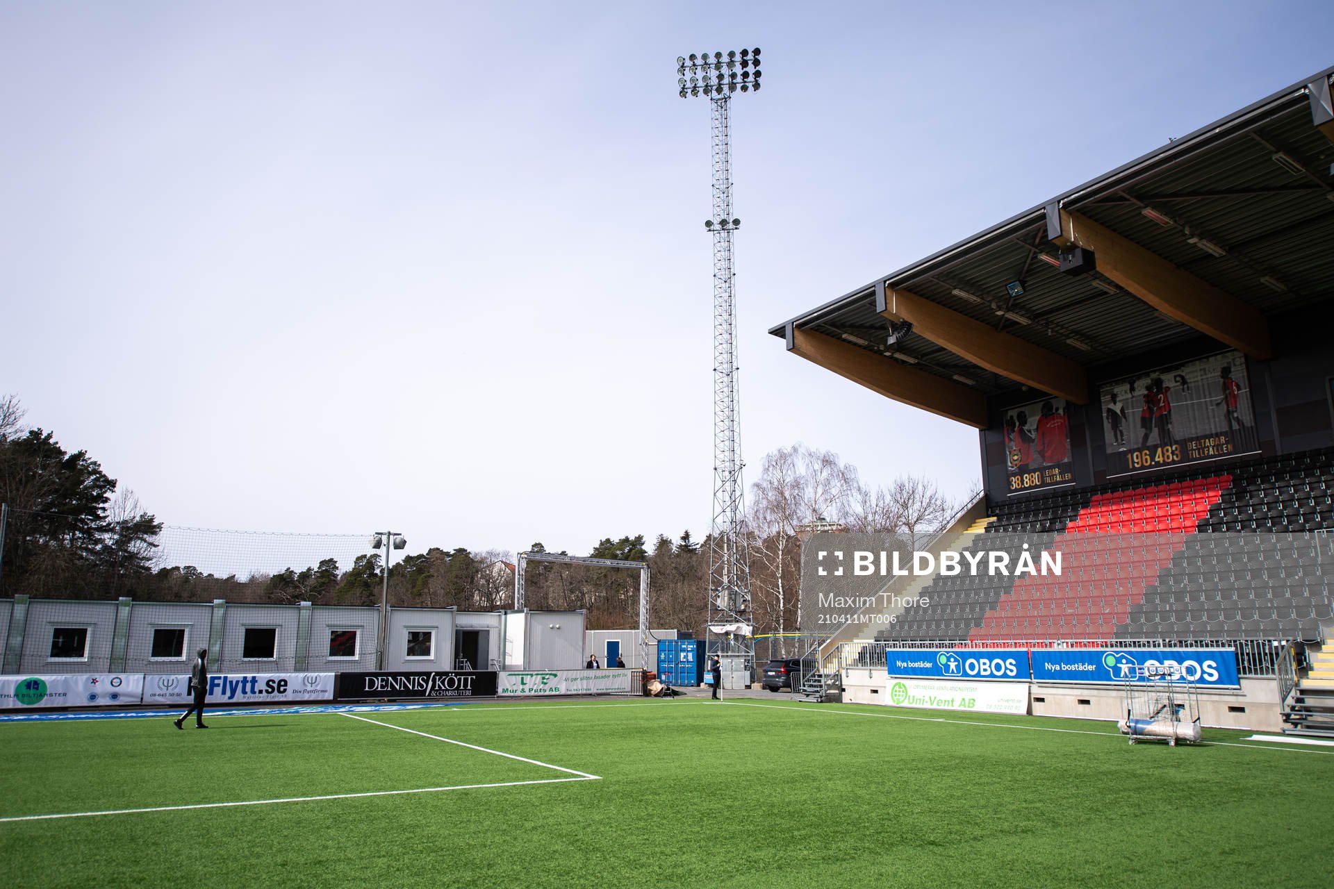 Vy baracker och läktaren på Grimsta IP