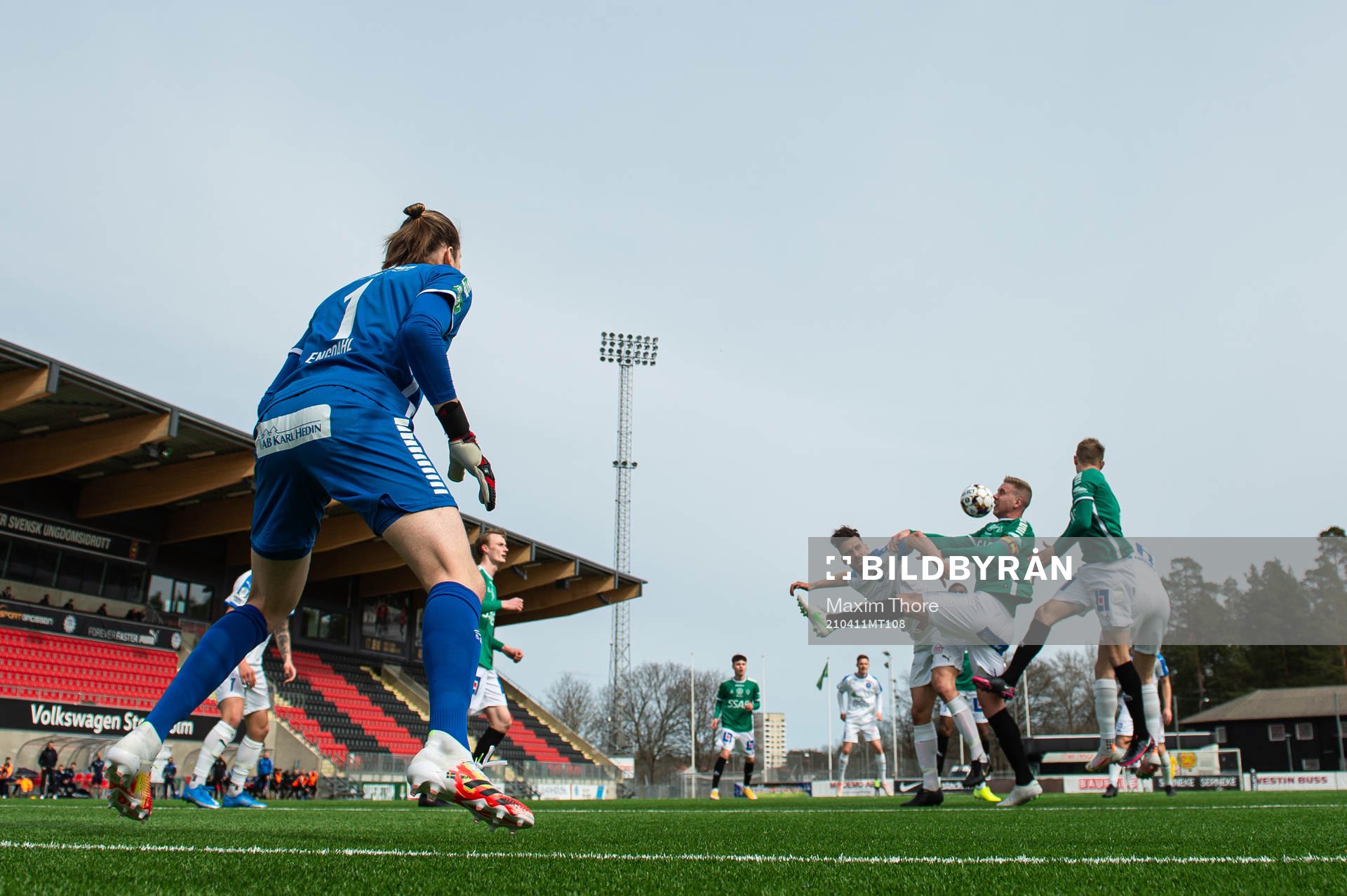 Brages målvakt Adrian Engdahl och Akropolis Panajotis