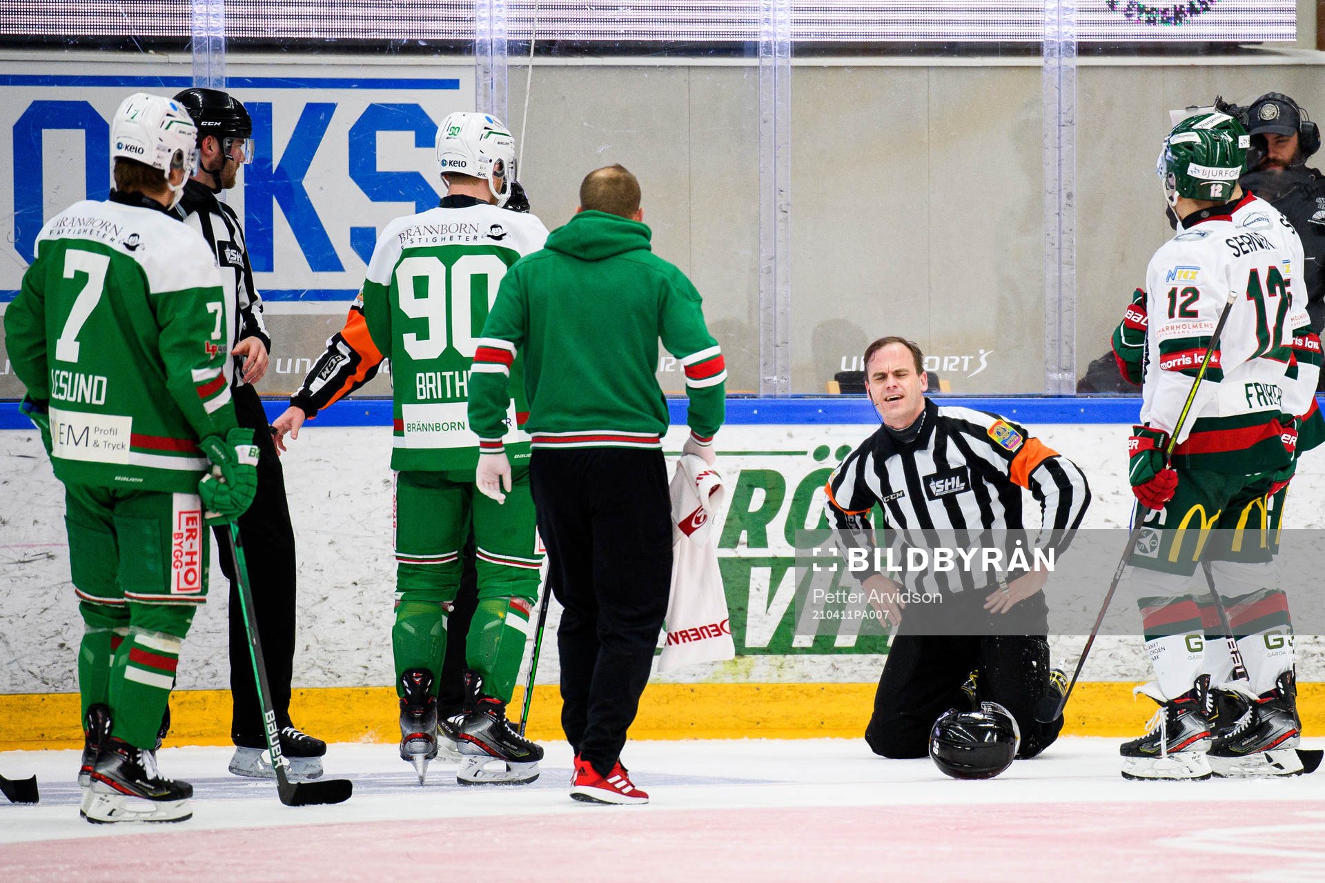 Domare Richard Magnusson har ont