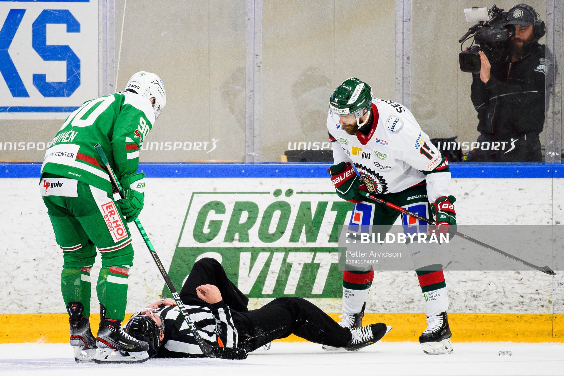 Domare Richard Magnusson har ont