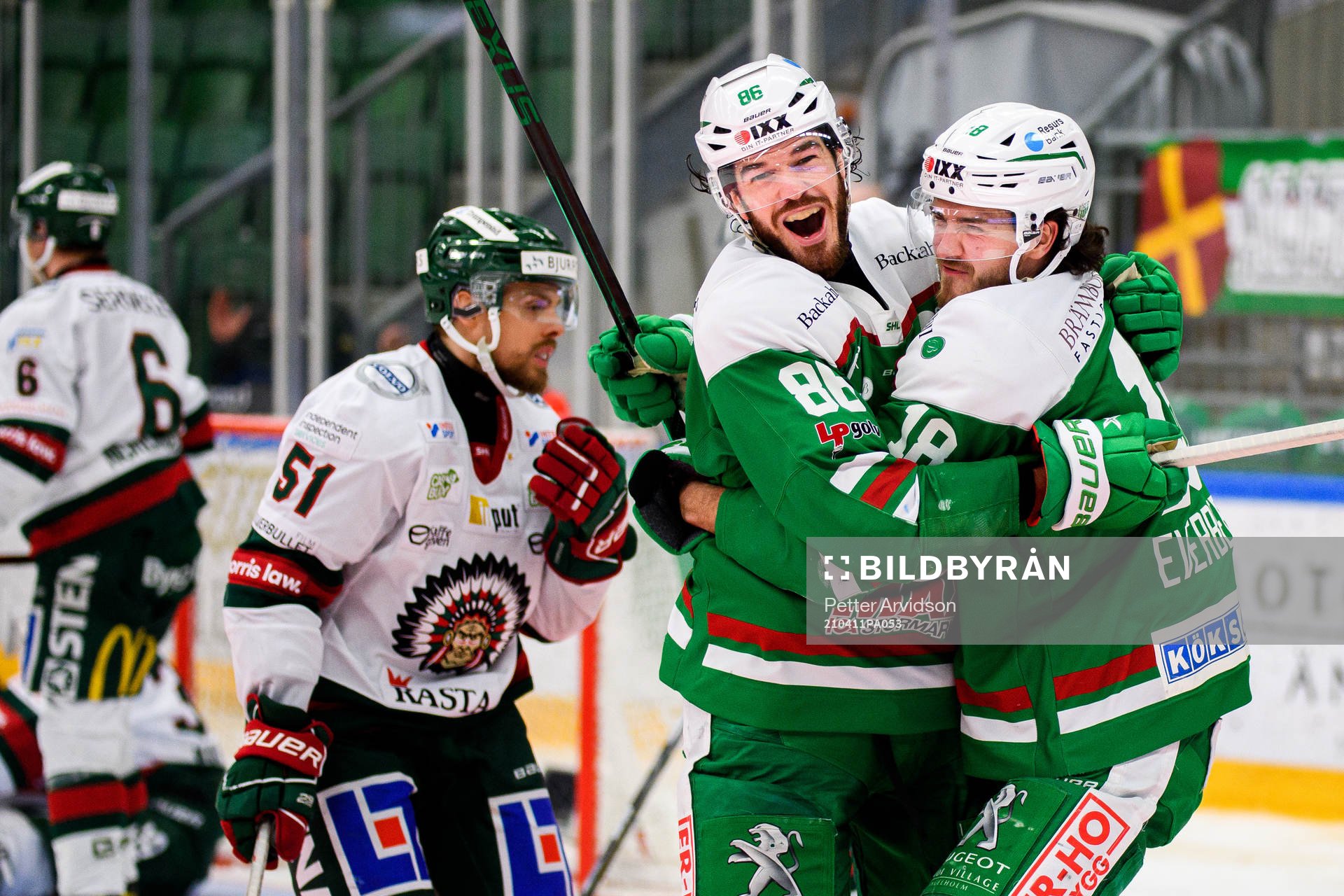 Rögles Eric Gelinas och Dennis Everberg jublar