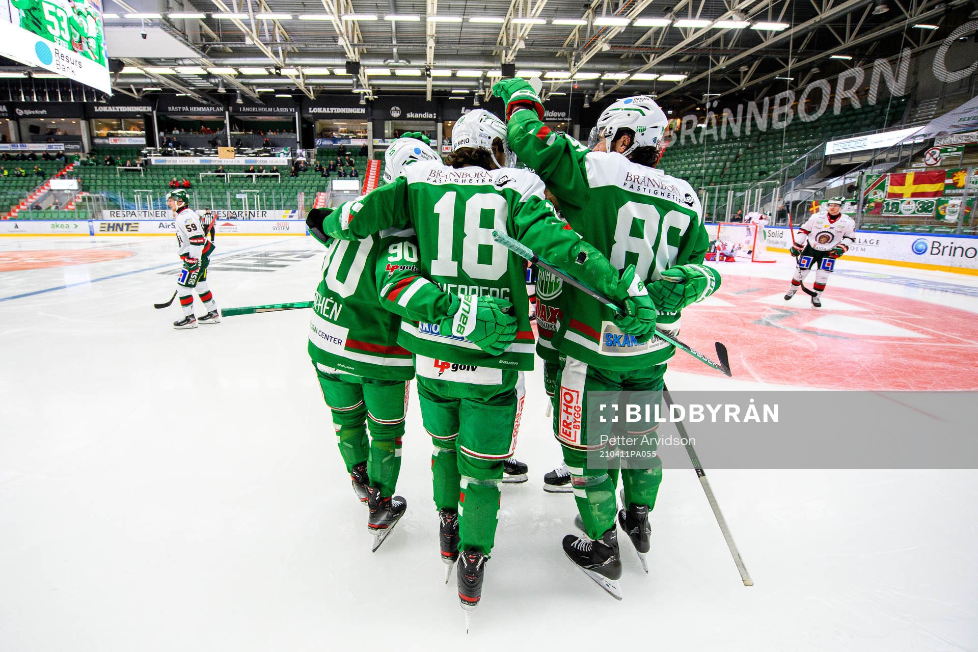 Rögles Eric Gelinas och Dennis Everberg jublar