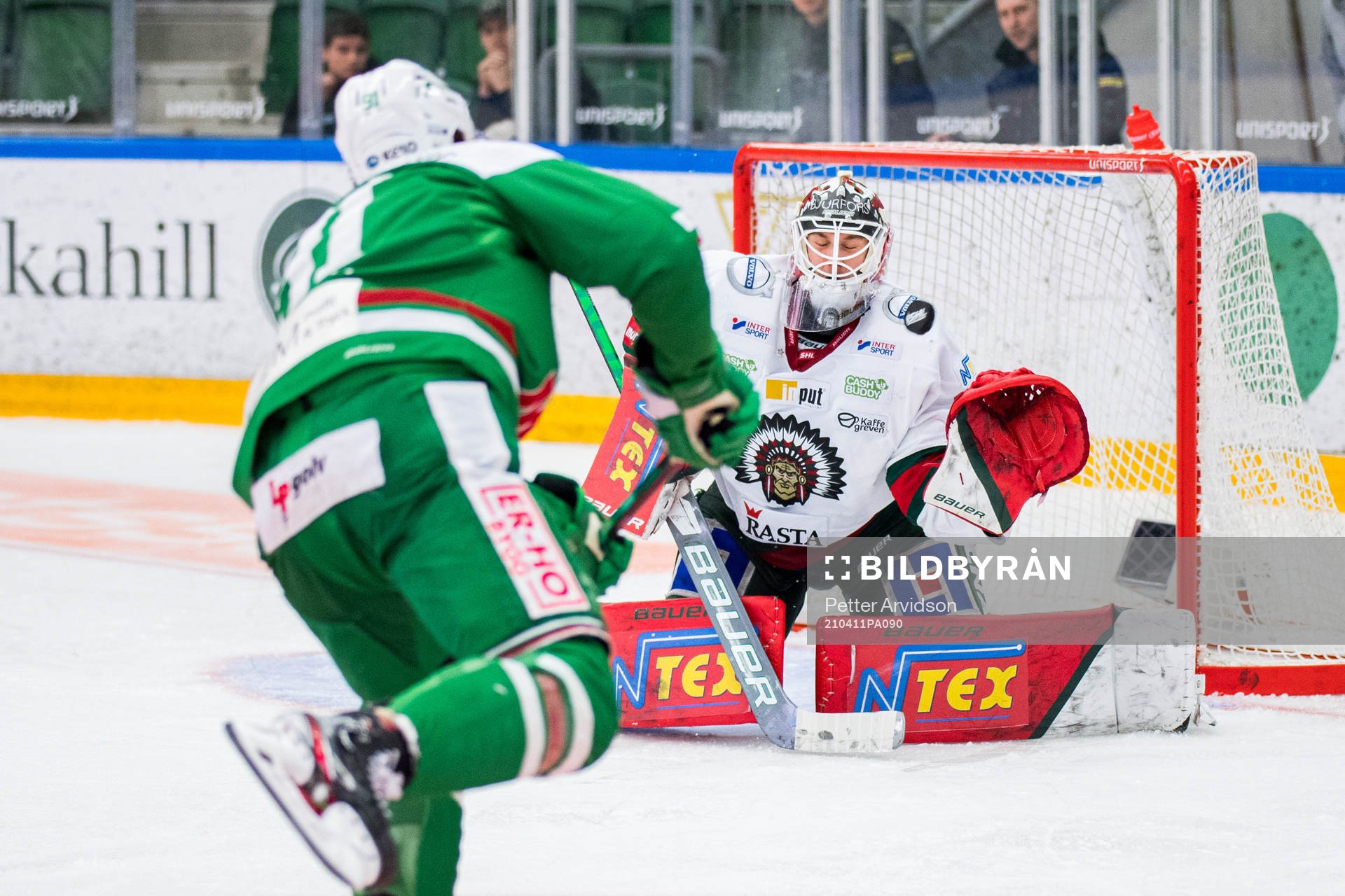 Rögles Adam Tambellini gör 4-1 målet bakom Frölundas