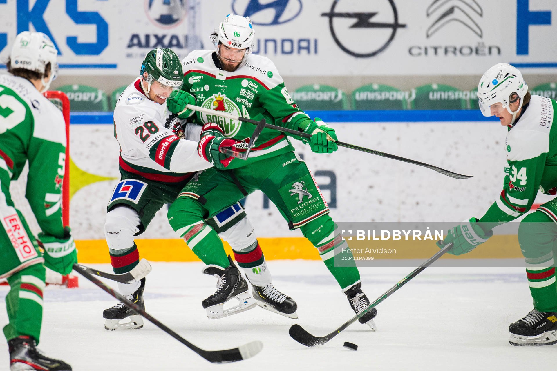 Frölundas Johan Sundström och Rögles Eric Gelinas